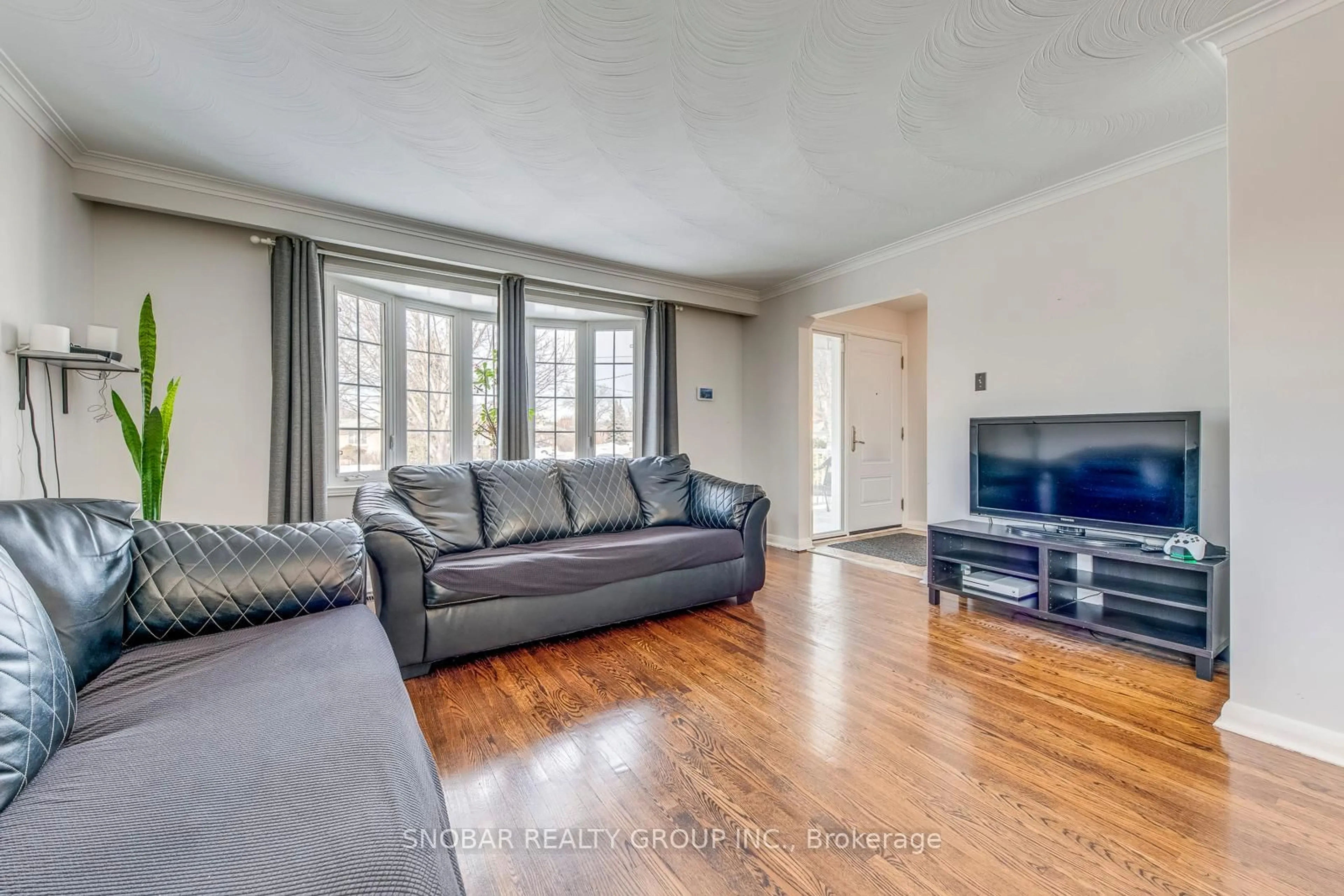 Living room with furniture, unknown for 25 Allonsius Dr, Toronto Ontario M9C 3N4