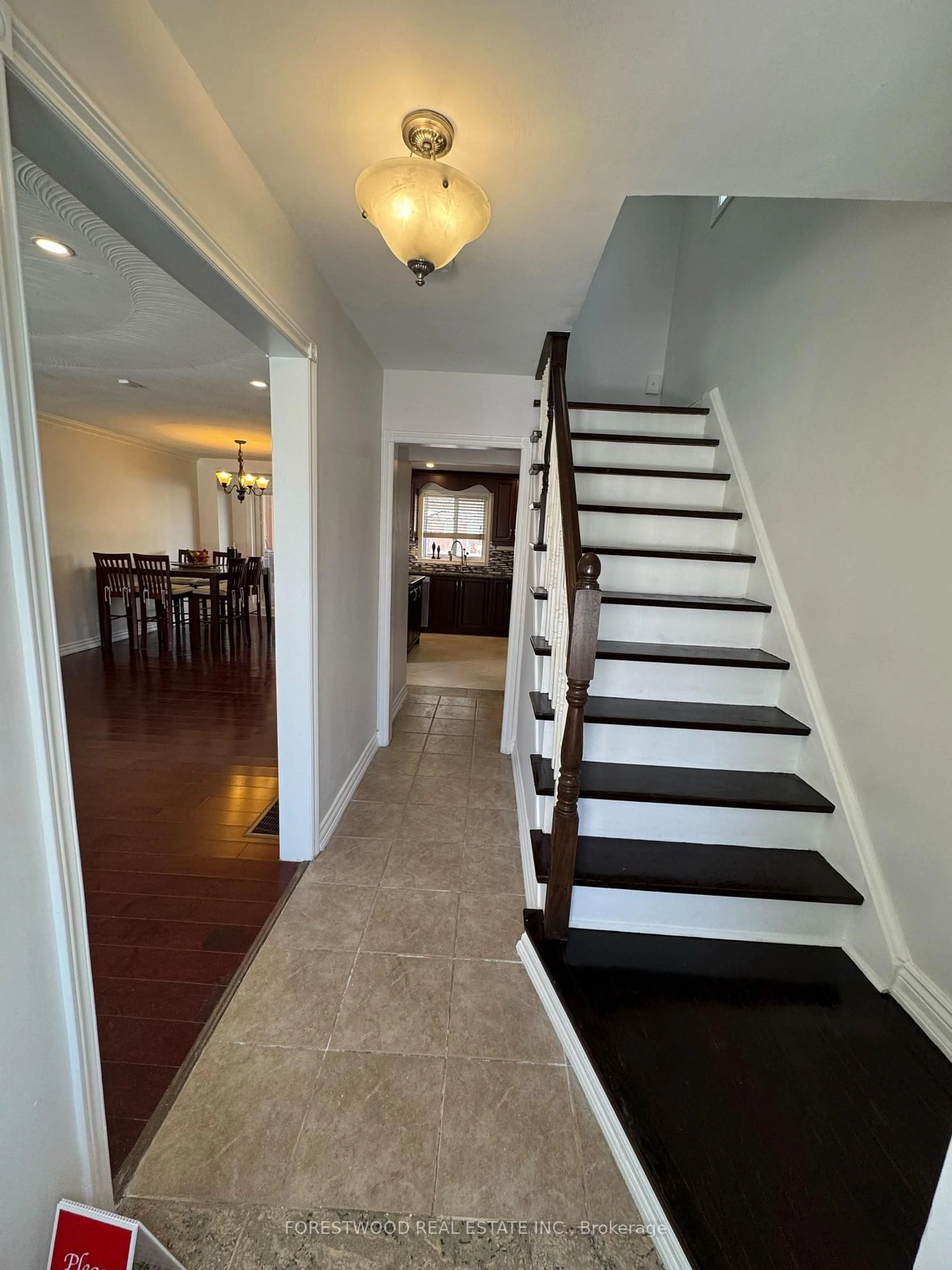 Indoor foyer for 2566 Keele St, Toronto Ontario M6L 2N8
