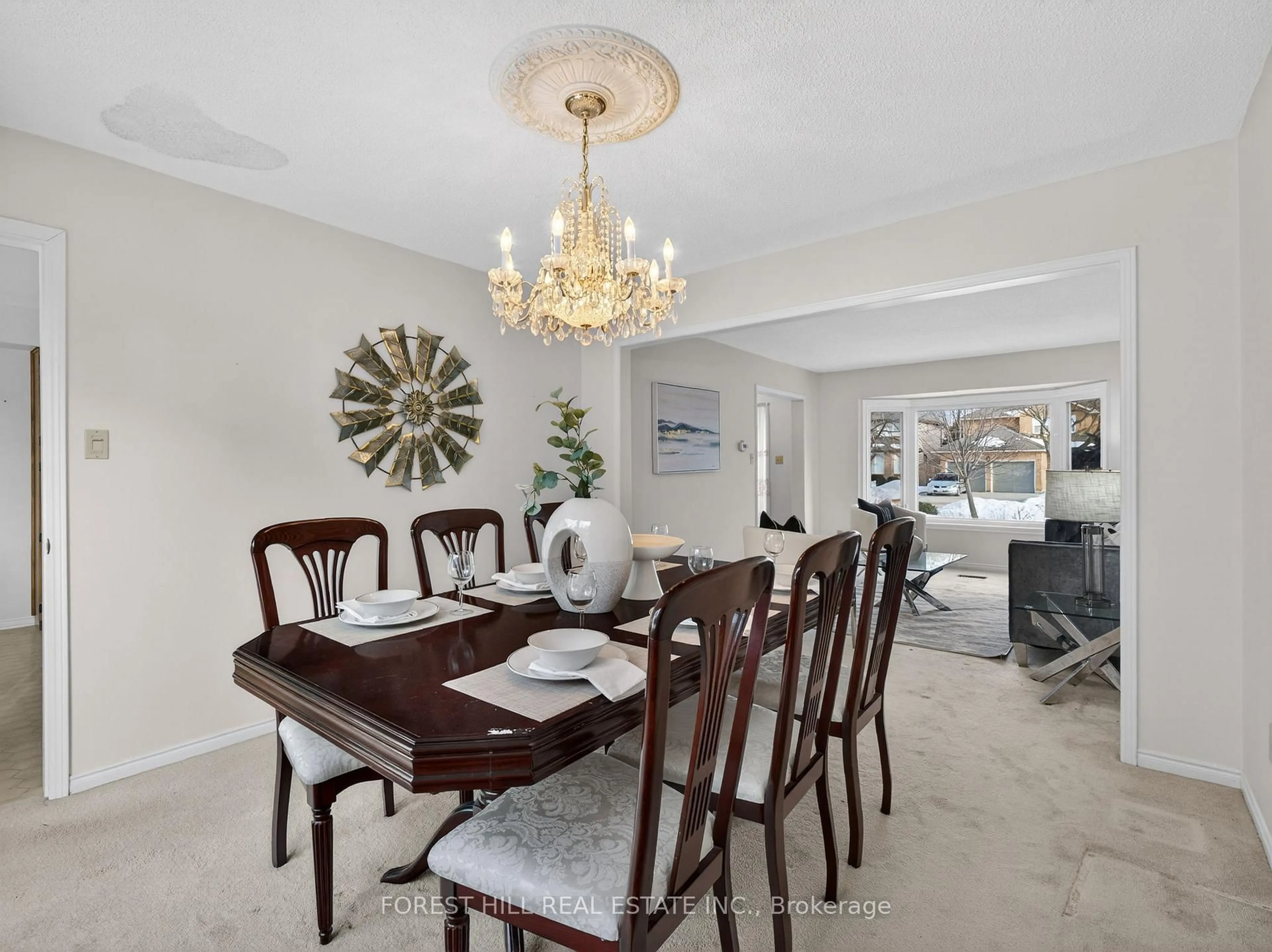 Dining room, unknown for 1523 Stoneybrook Tr, Oakville Ontario L6M 2R4