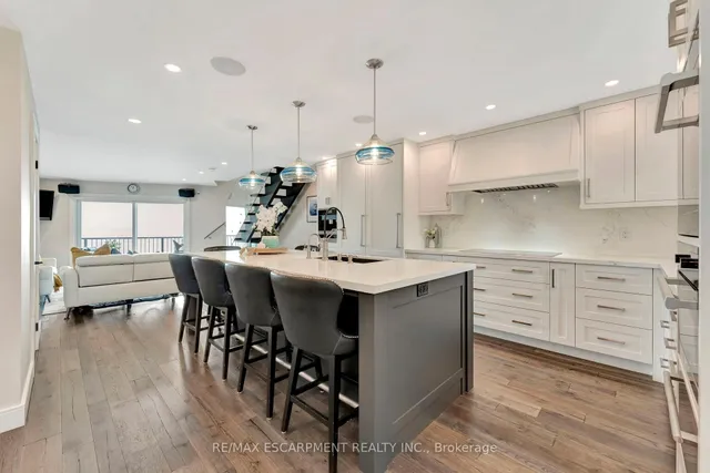 2136 Old Lakeshore Rd #3, Burlington 5