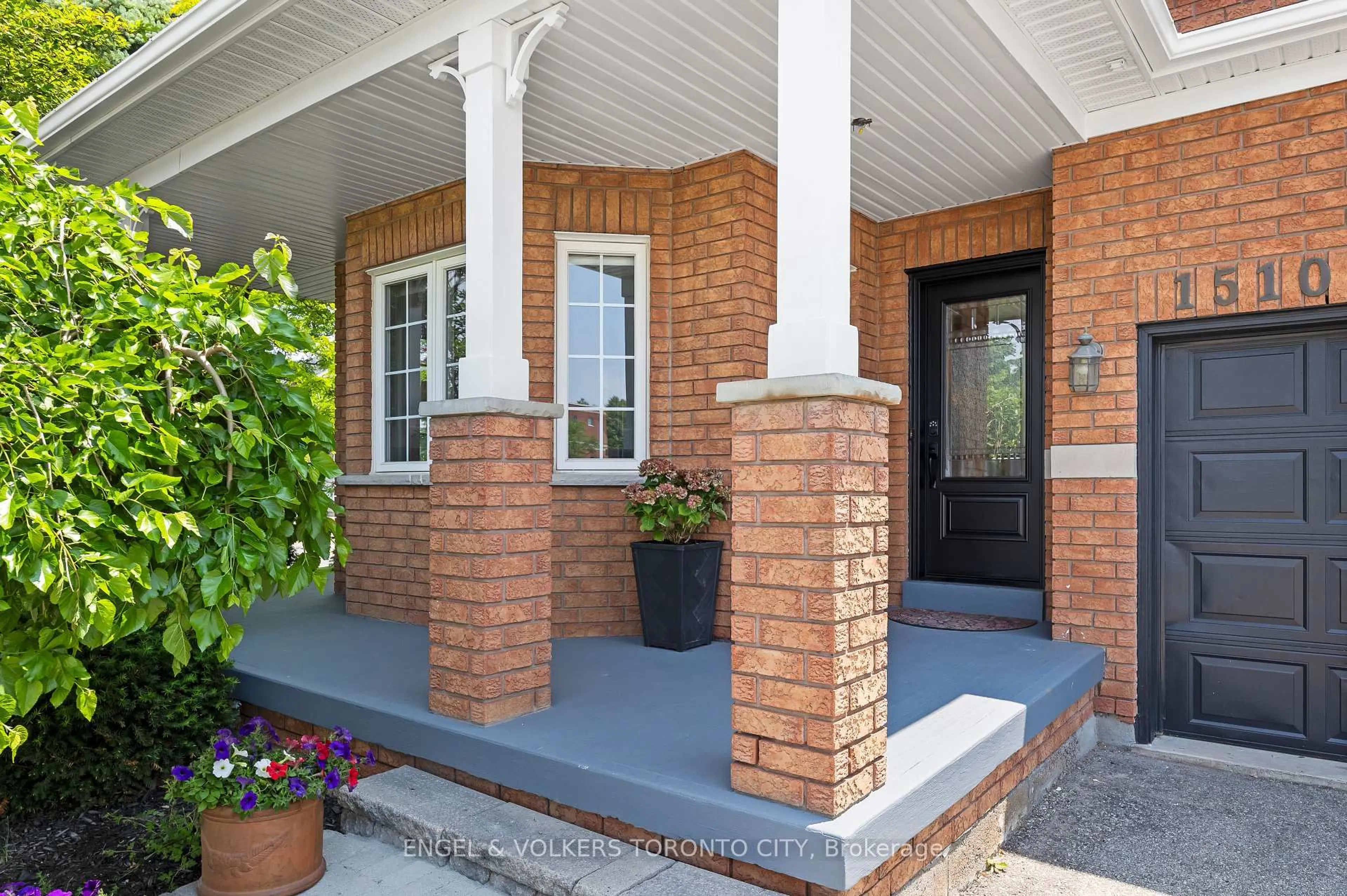 Home with brick exterior material, street for 1510 Samuelson Circ, Mississauga Ontario L5N 8A2