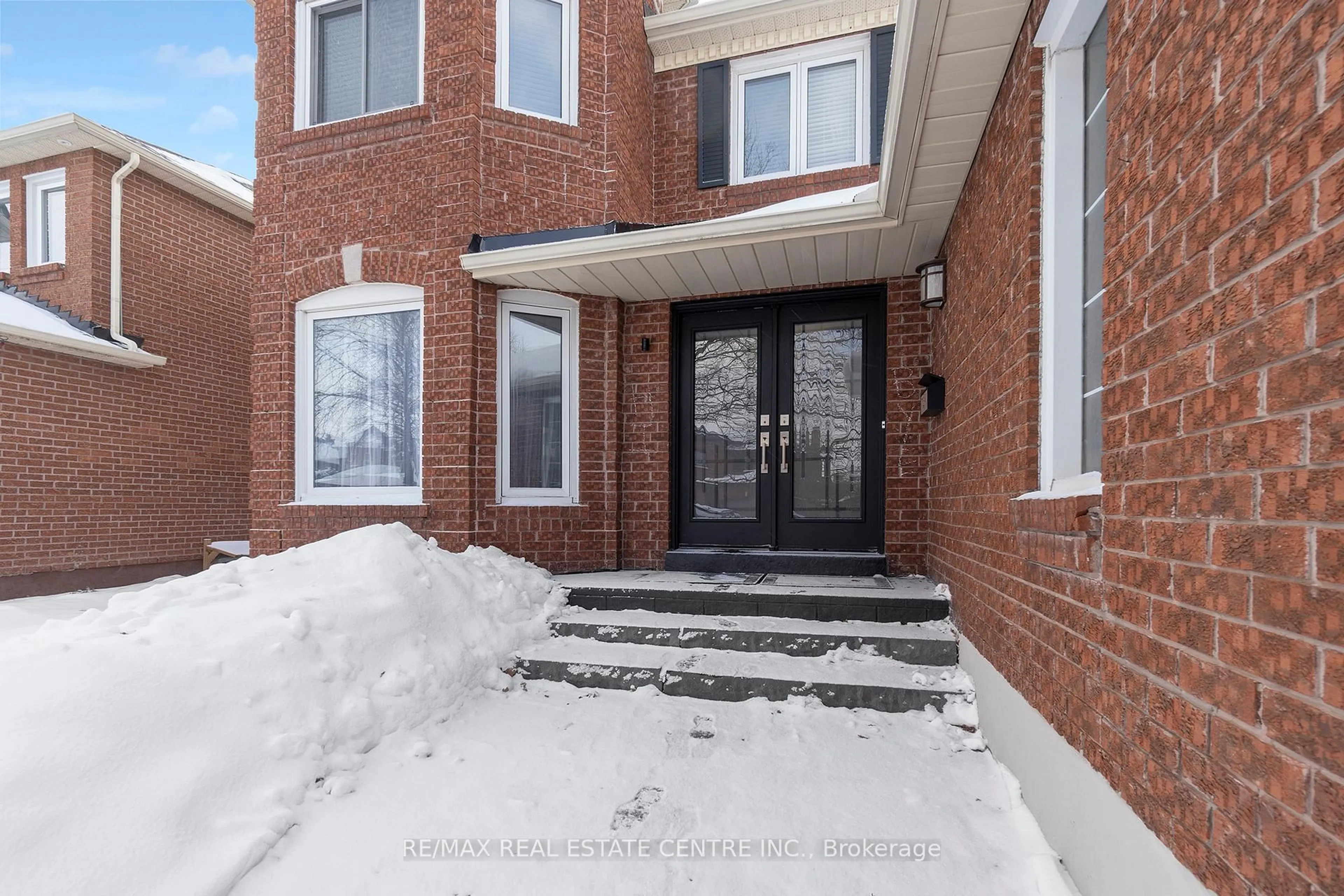 Unknown for 38 Sapphire Cres, Brampton Ontario L6Z 4M4