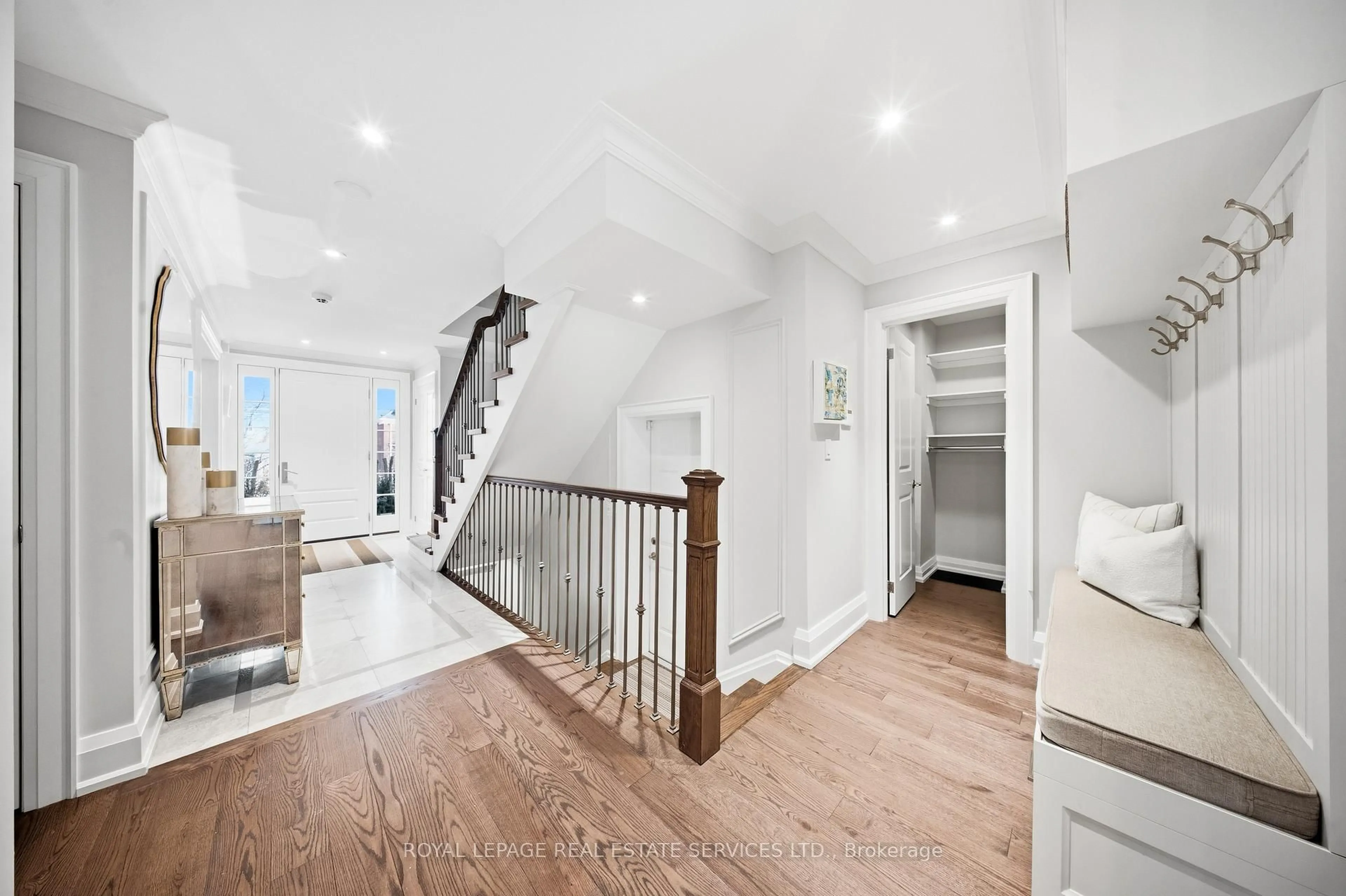 Unknown for 82 Dunedin Dr, Toronto Ontario M8X 2K5