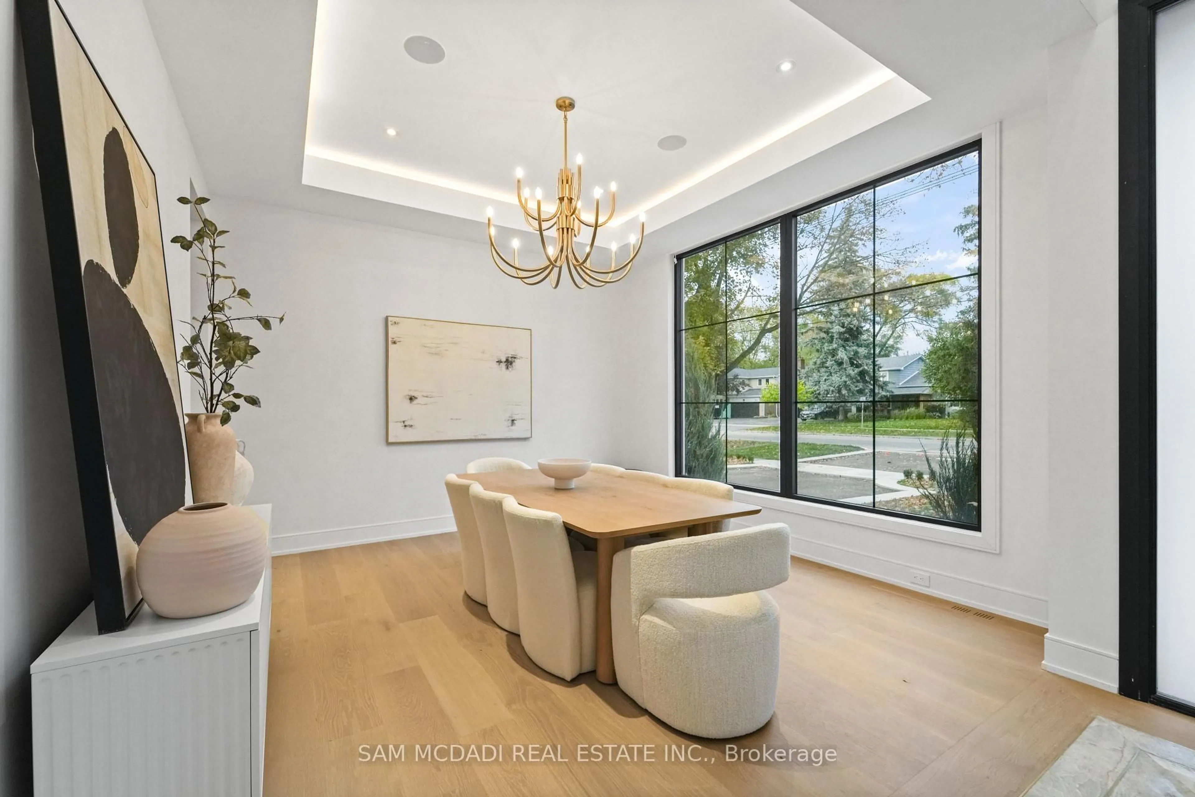 Dining room, unknown for 152 Third Line, Oakville Ontario L6L 3Z8