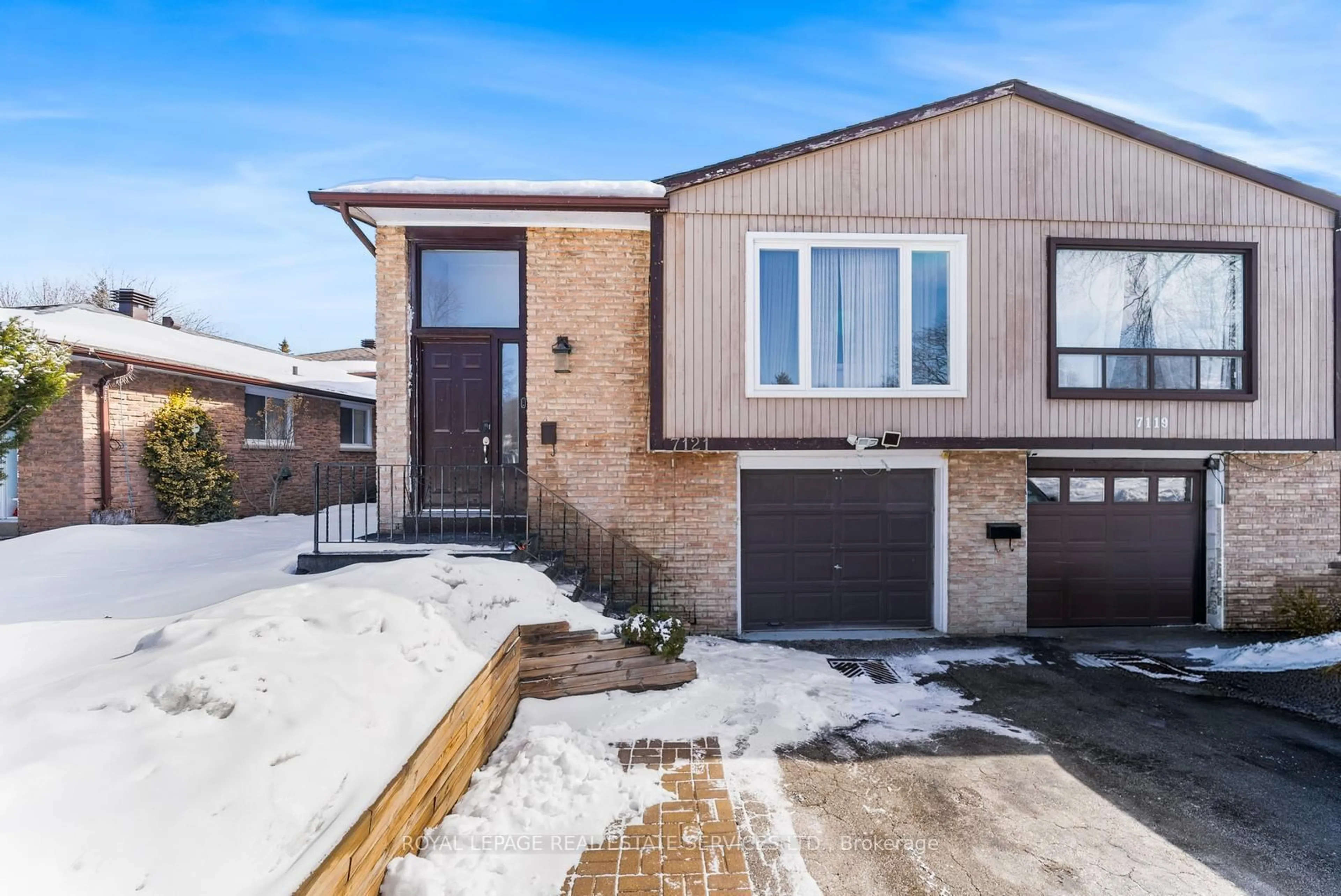 Home with brick exterior material, street for 7121 Tamar Rd, Mississauga Ontario L5N 1Y7