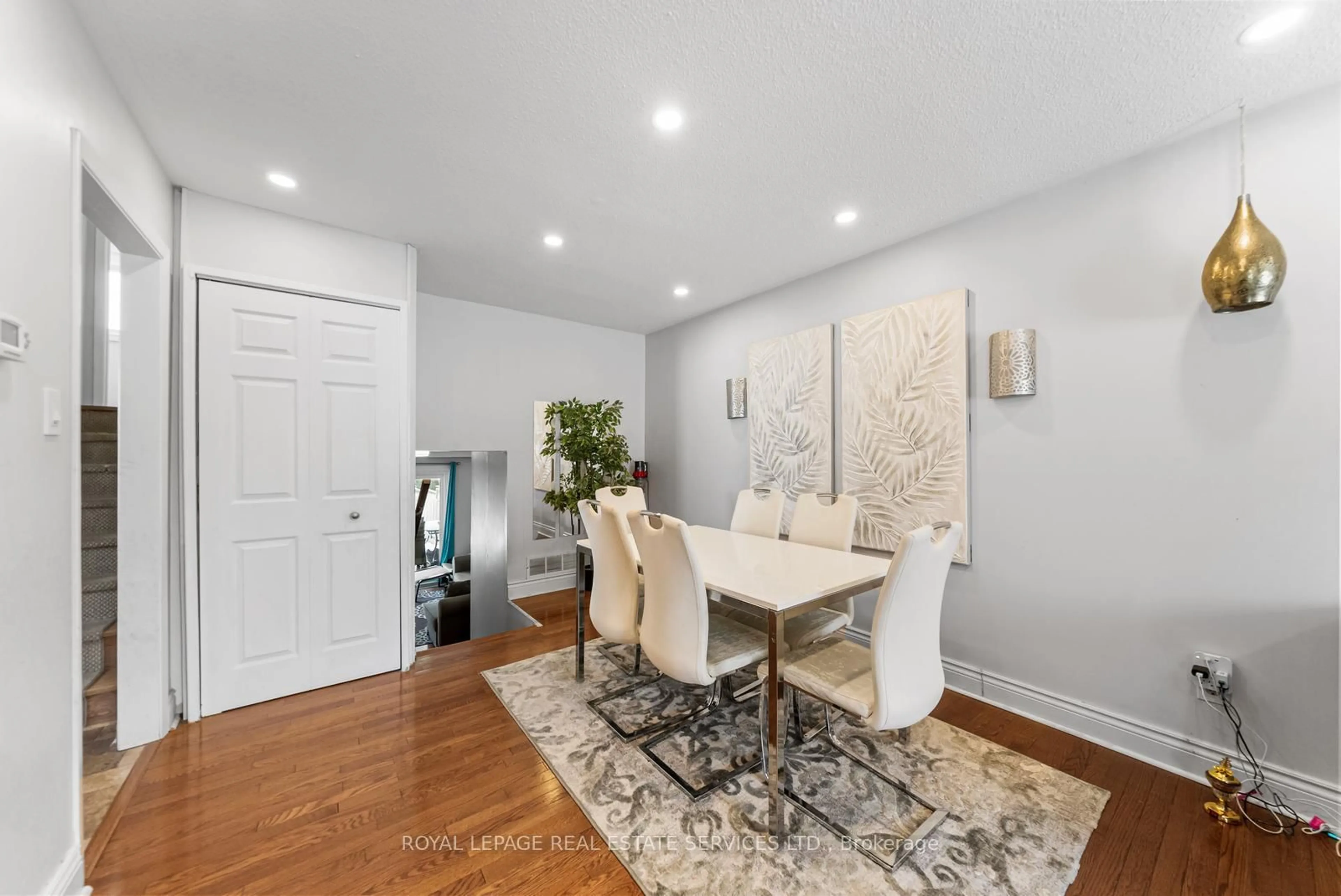 Dining room, unknown for 7121 Tamar Rd, Mississauga Ontario L5N 1Y7