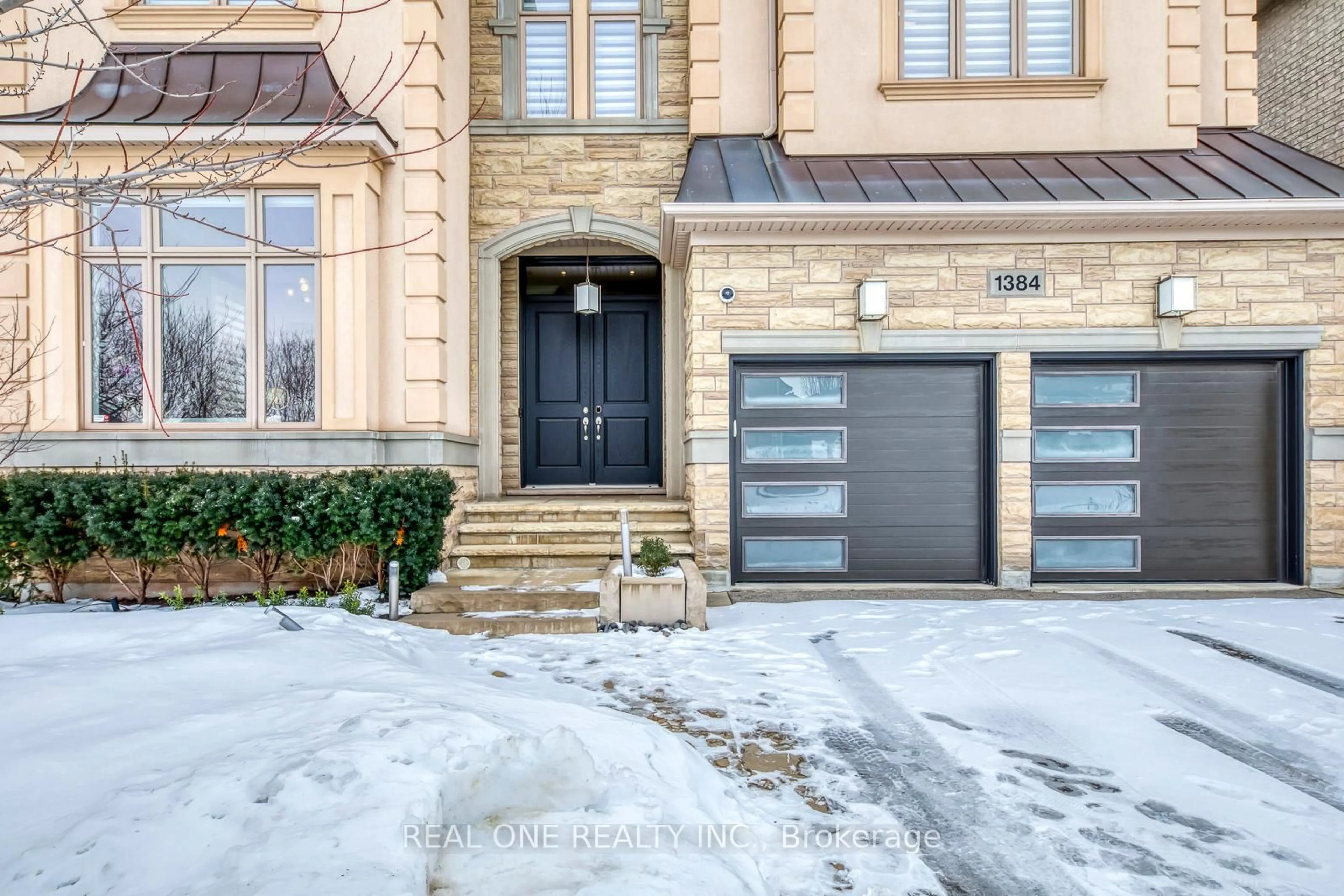 Home with brick exterior material, street for 1384 Pinery Cres, Oakville Ontario L6H 7J7