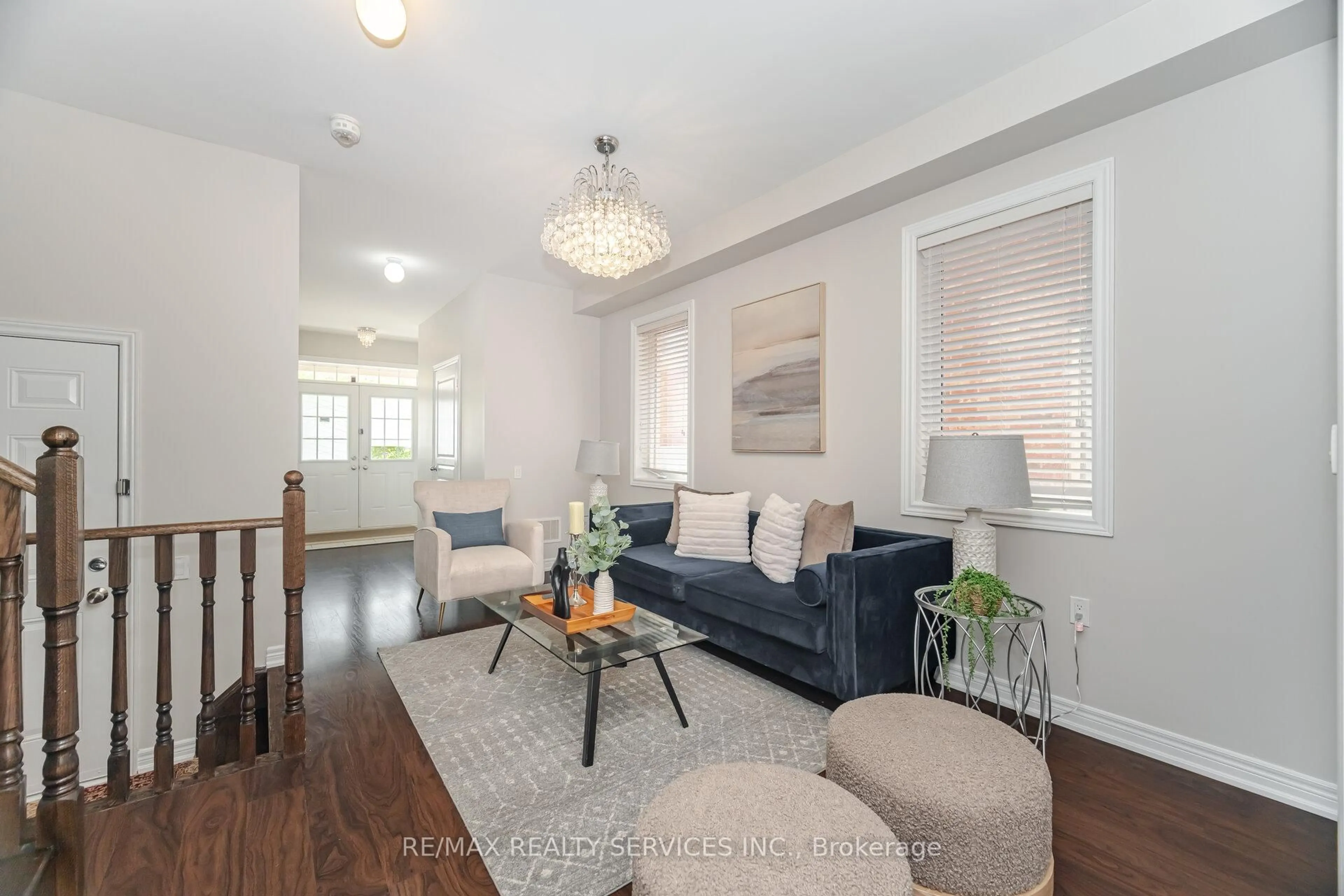 Living room with furniture, unknown for 20 Blackberry Valley Cres, Caledon Ontario L7C 3Z9