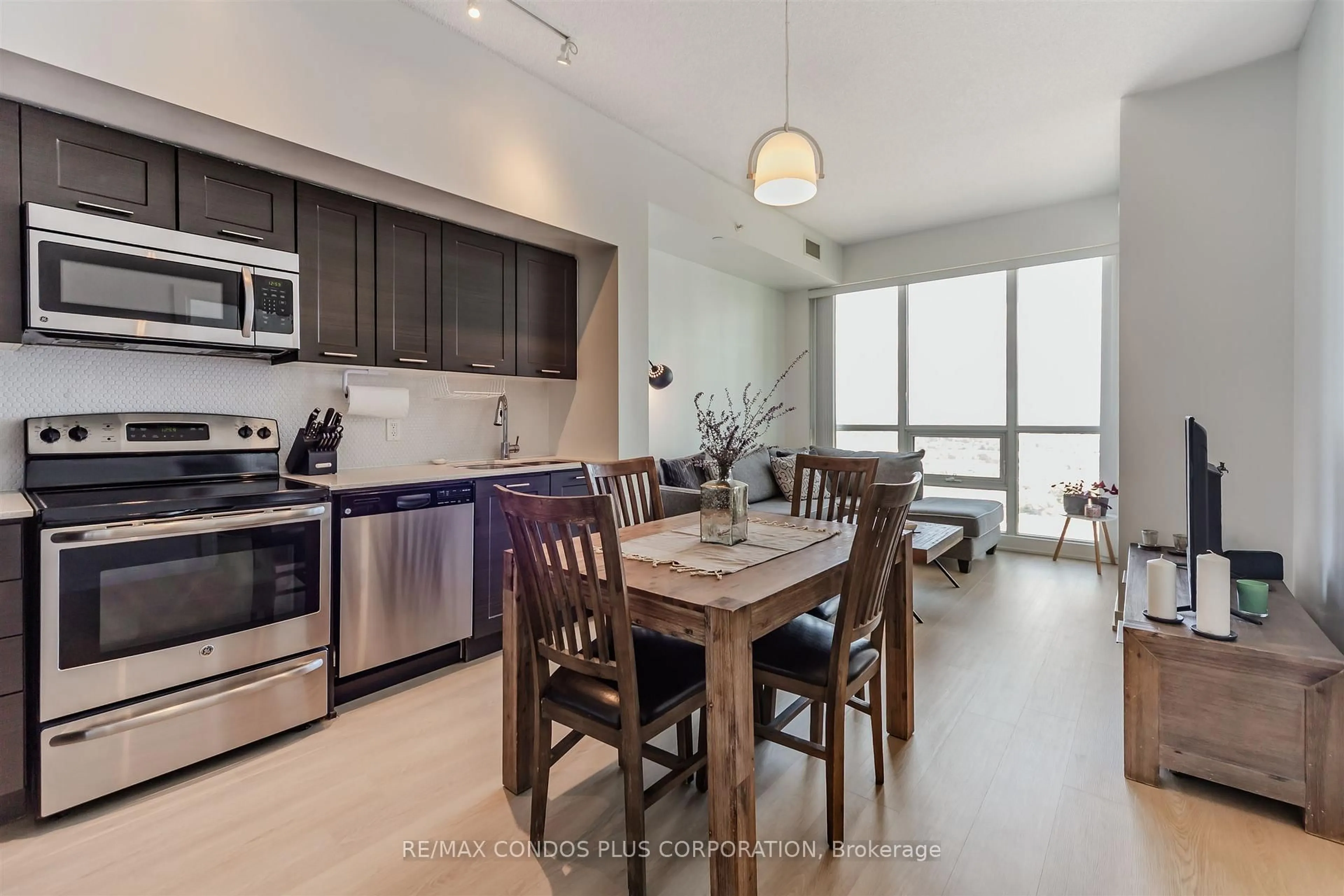 Open concept kitchen, unknown for 2220 Lake Shore Blvd #2706, Toronto Ontario M8V 1A4