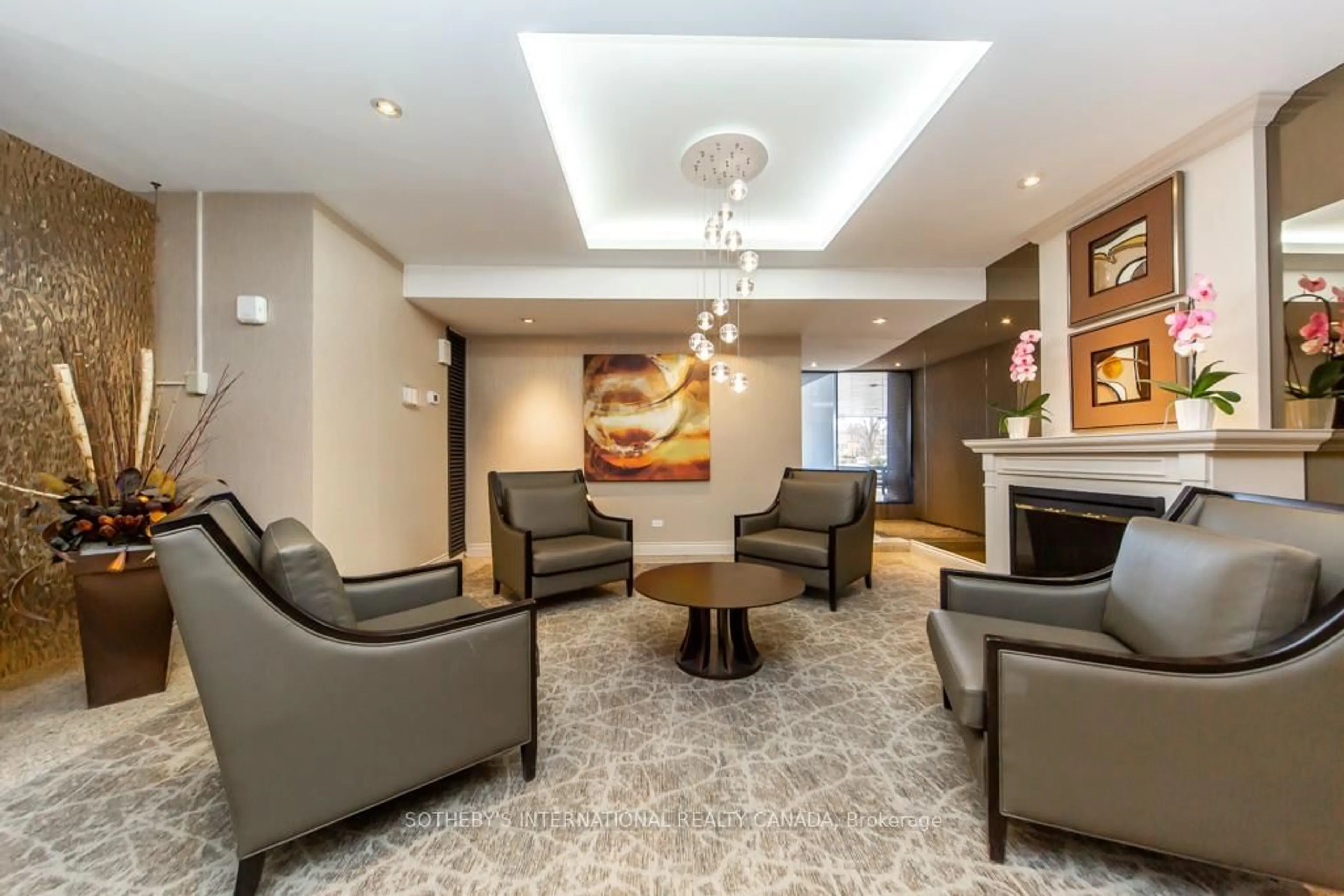 Lobby for 260 Scarlett Rd #302, Toronto Ontario M6N 4X6