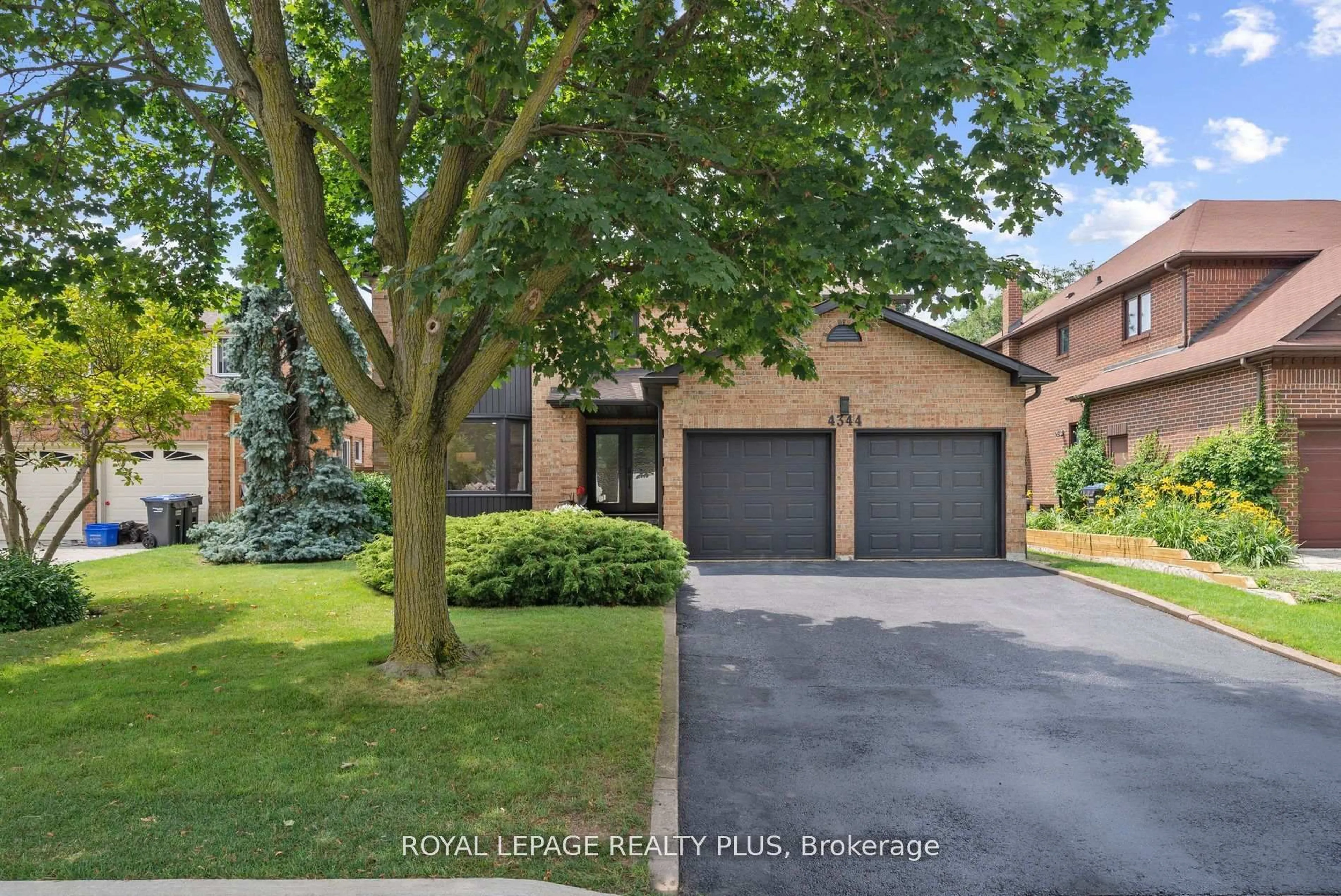 Home with brick exterior material, street for 4344 Dallas Crt, Mississauga Ontario L4W 4G7
