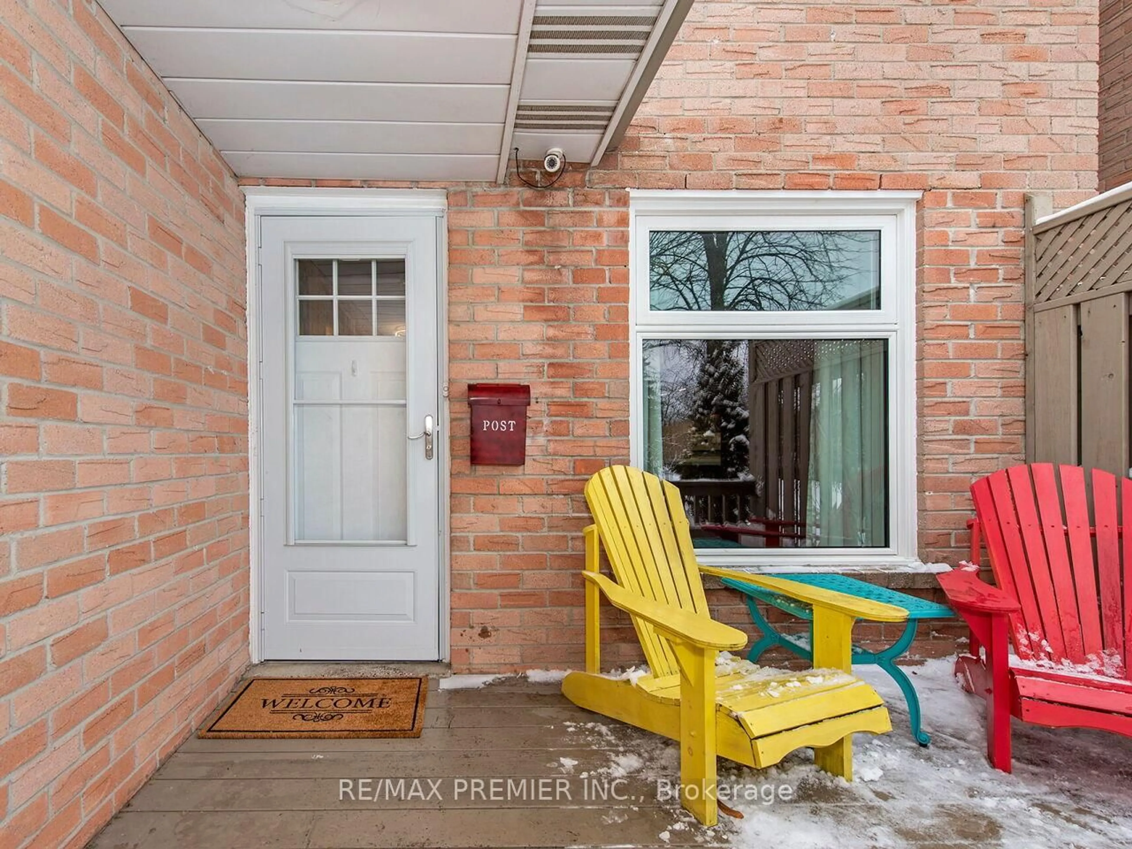Indoor entryway for 122 Rushmore Cres, Brampton Ontario L6Z 1R2