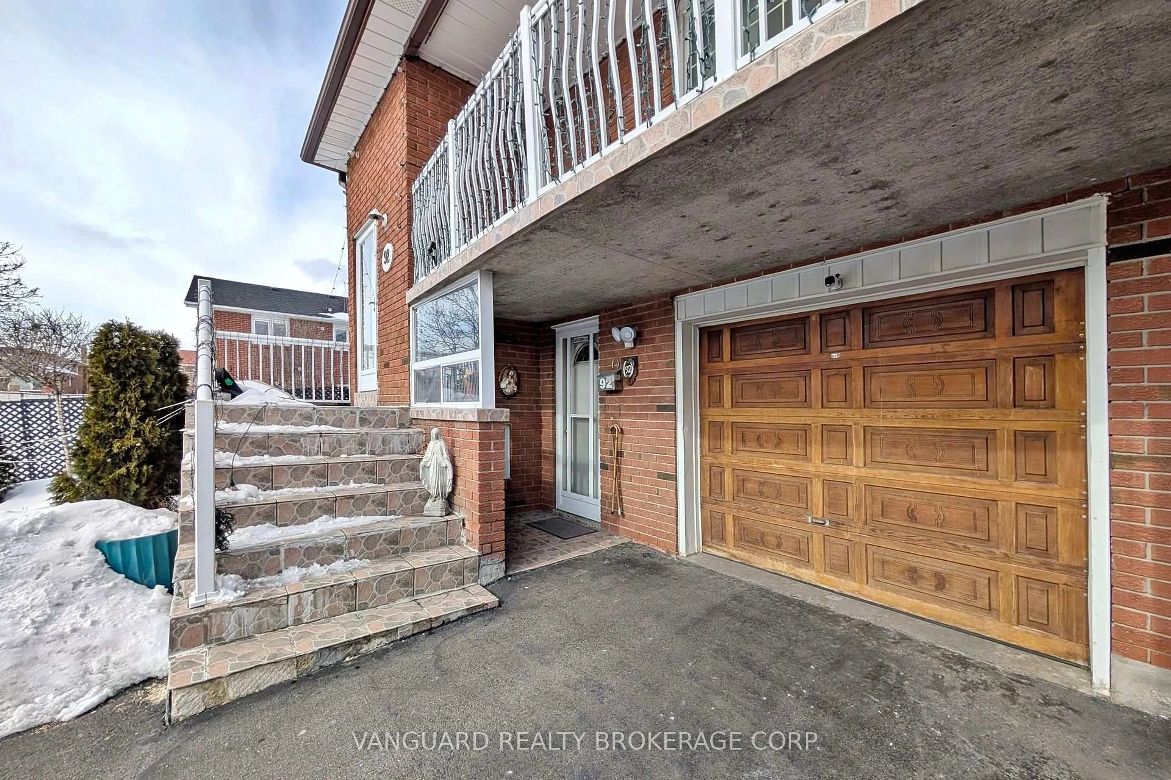 Unknown for 92 Skelton Blvd, Brampton Ontario L6V 2P6