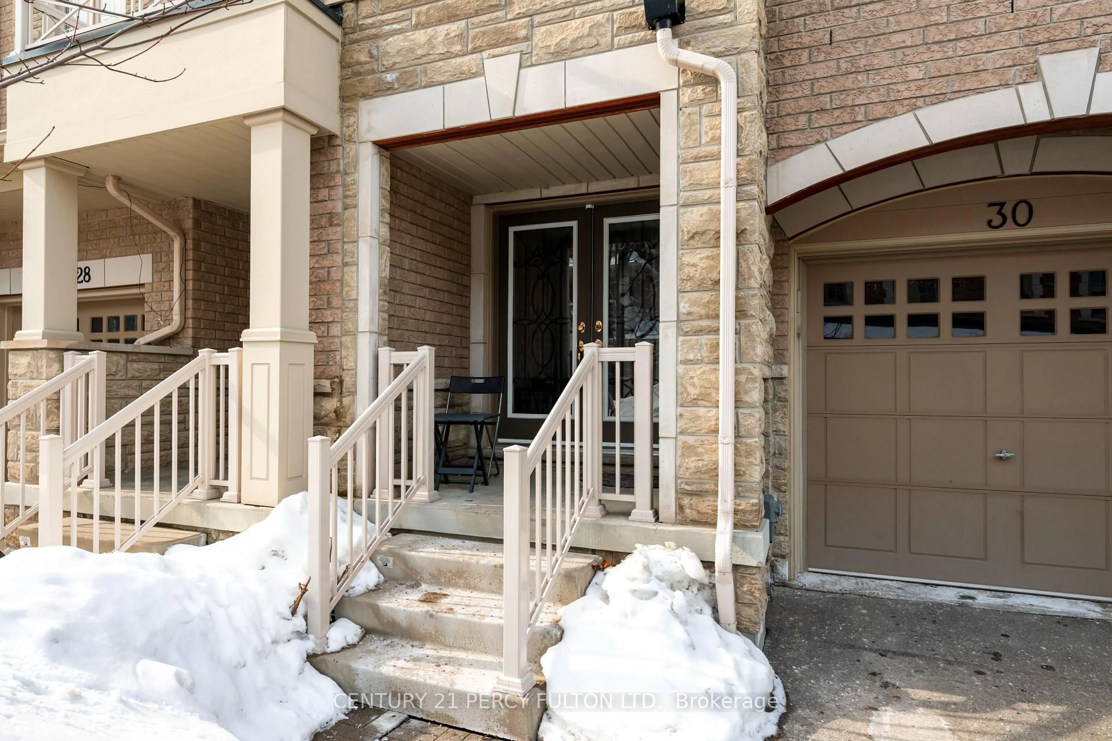 Indoor entryway for 30 Kayak Hts, Brampton Ontario L6Z 0H8