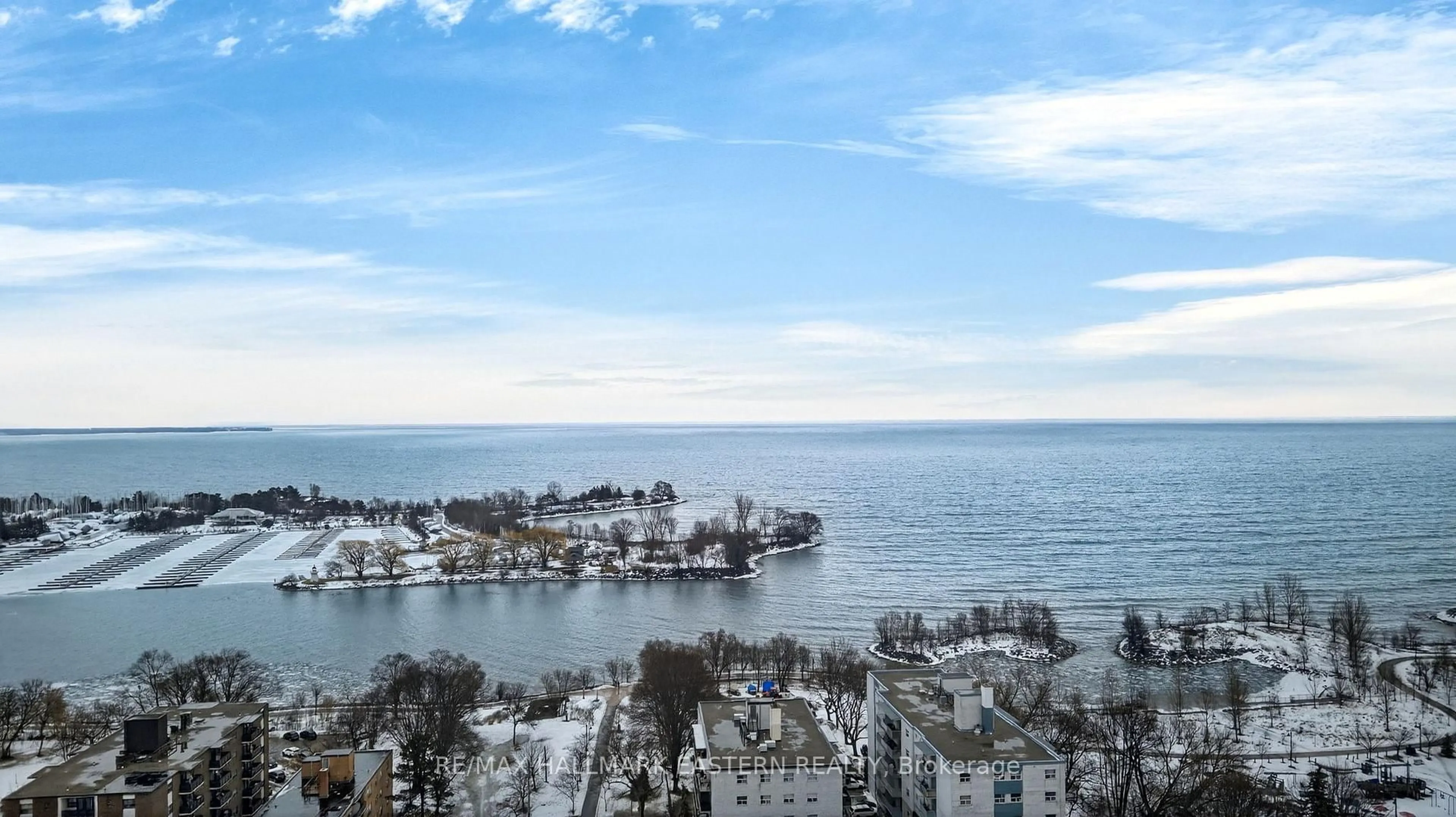 Blurry image for 11 Superior Ave #Th3, Toronto Ontario M8V 0A7