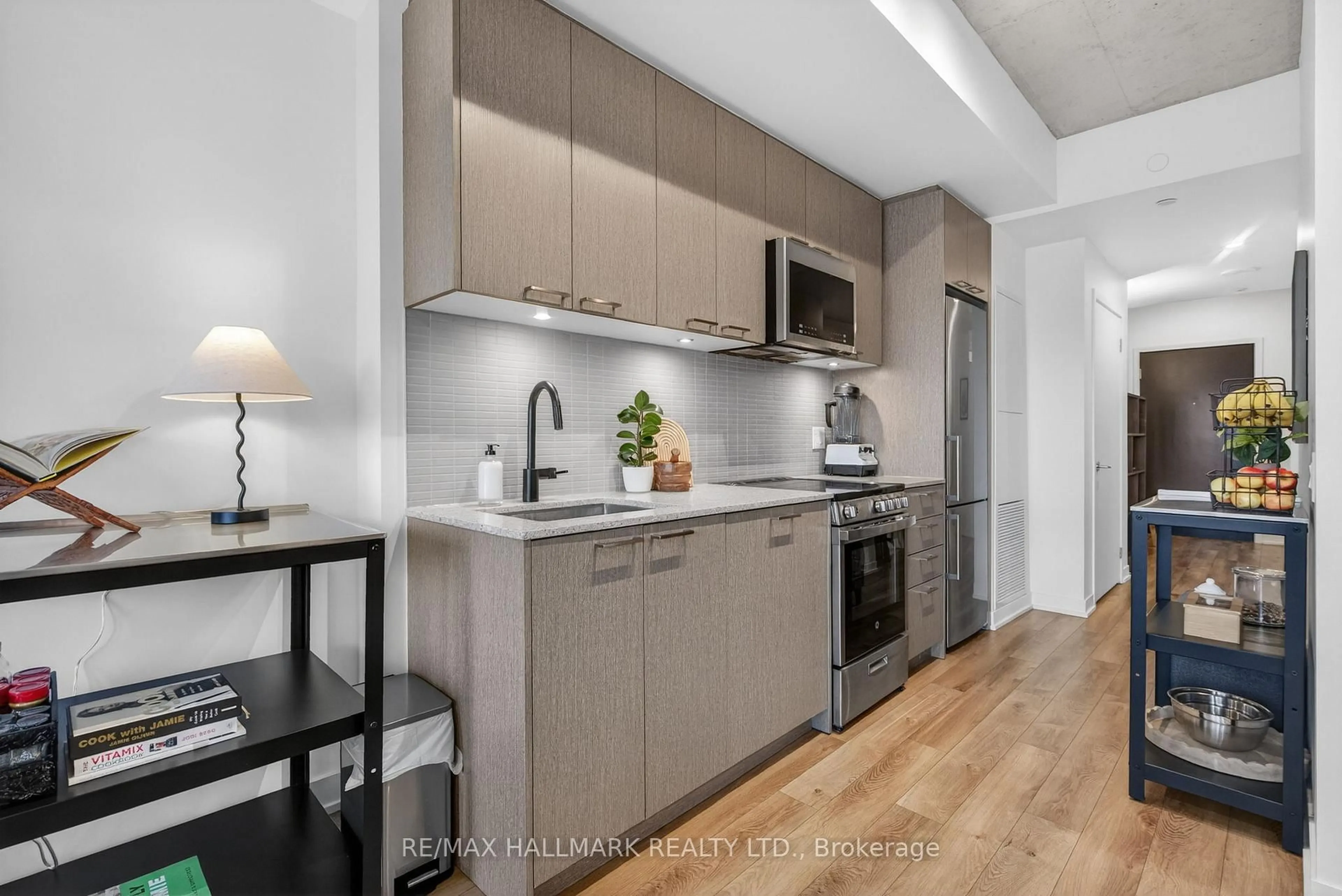 Unknown for 1808 St. Clair Ave #304, Toronto Ontario M6N 0C1