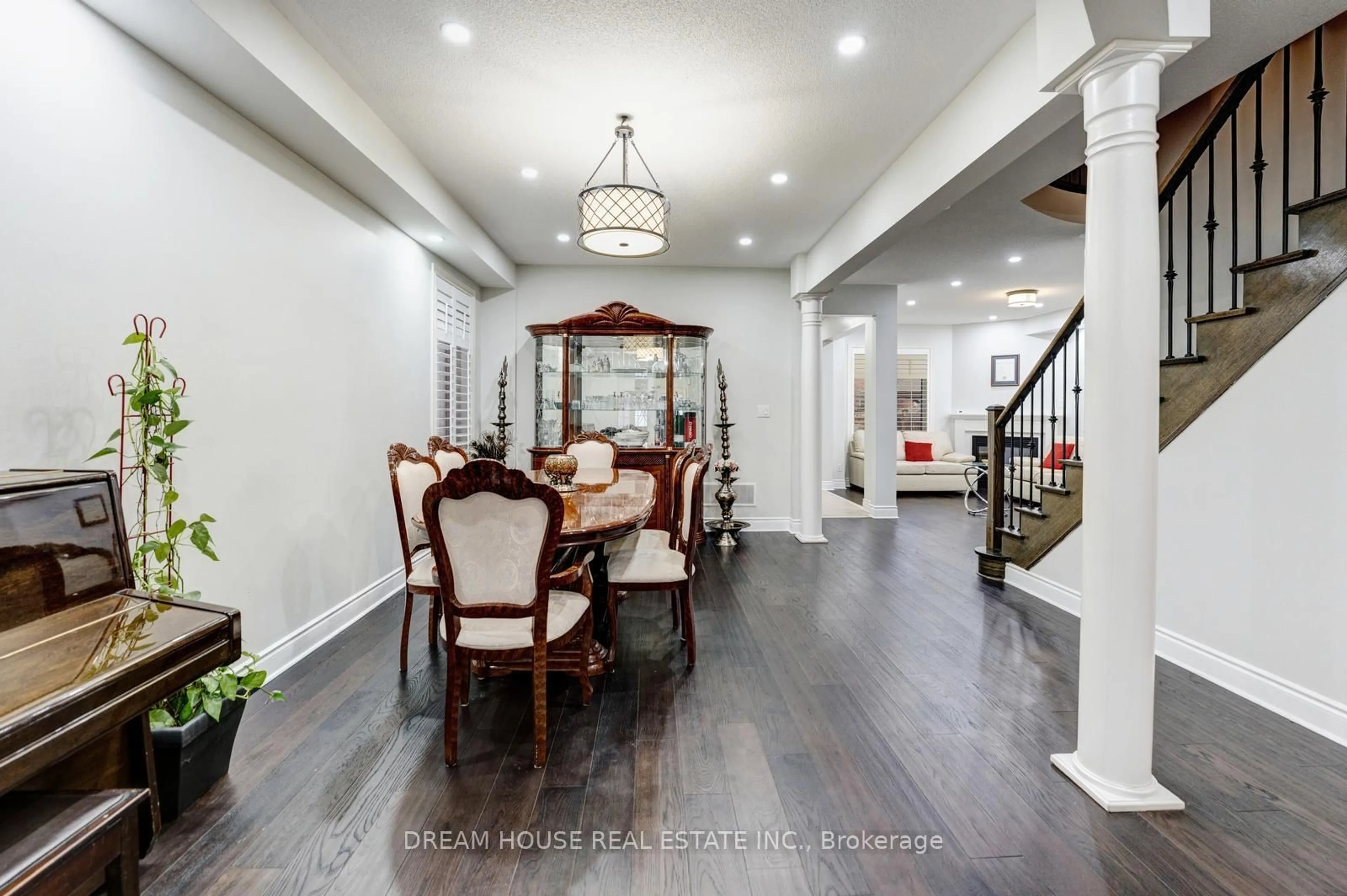 Dining room, unknown for 353 Michener Pl, Milton Ontario L9T 8P4