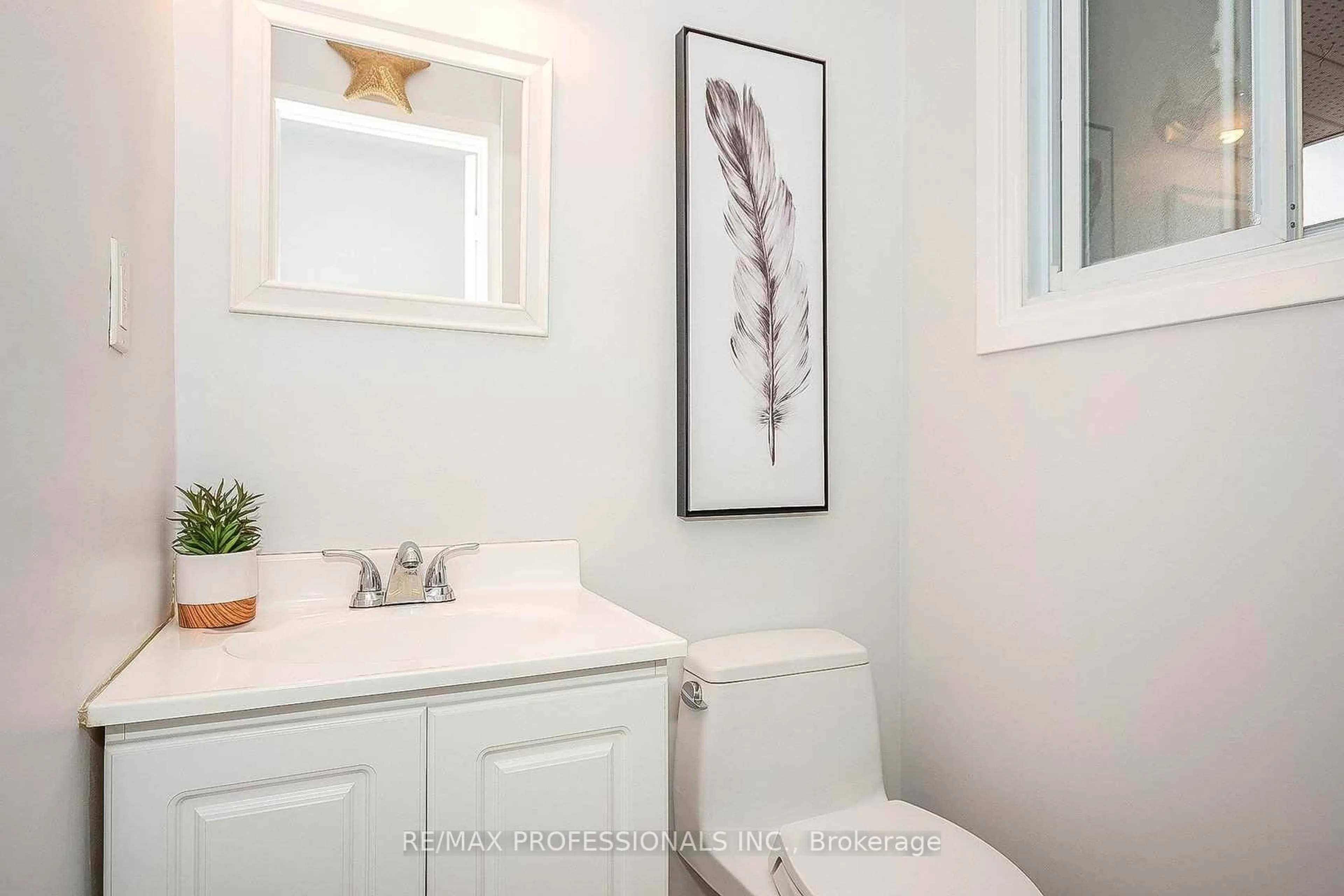Standard bathroom, ceramic/tile floor for 180 Royal Salisbury Way, Brampton Ontario L6V 3J9