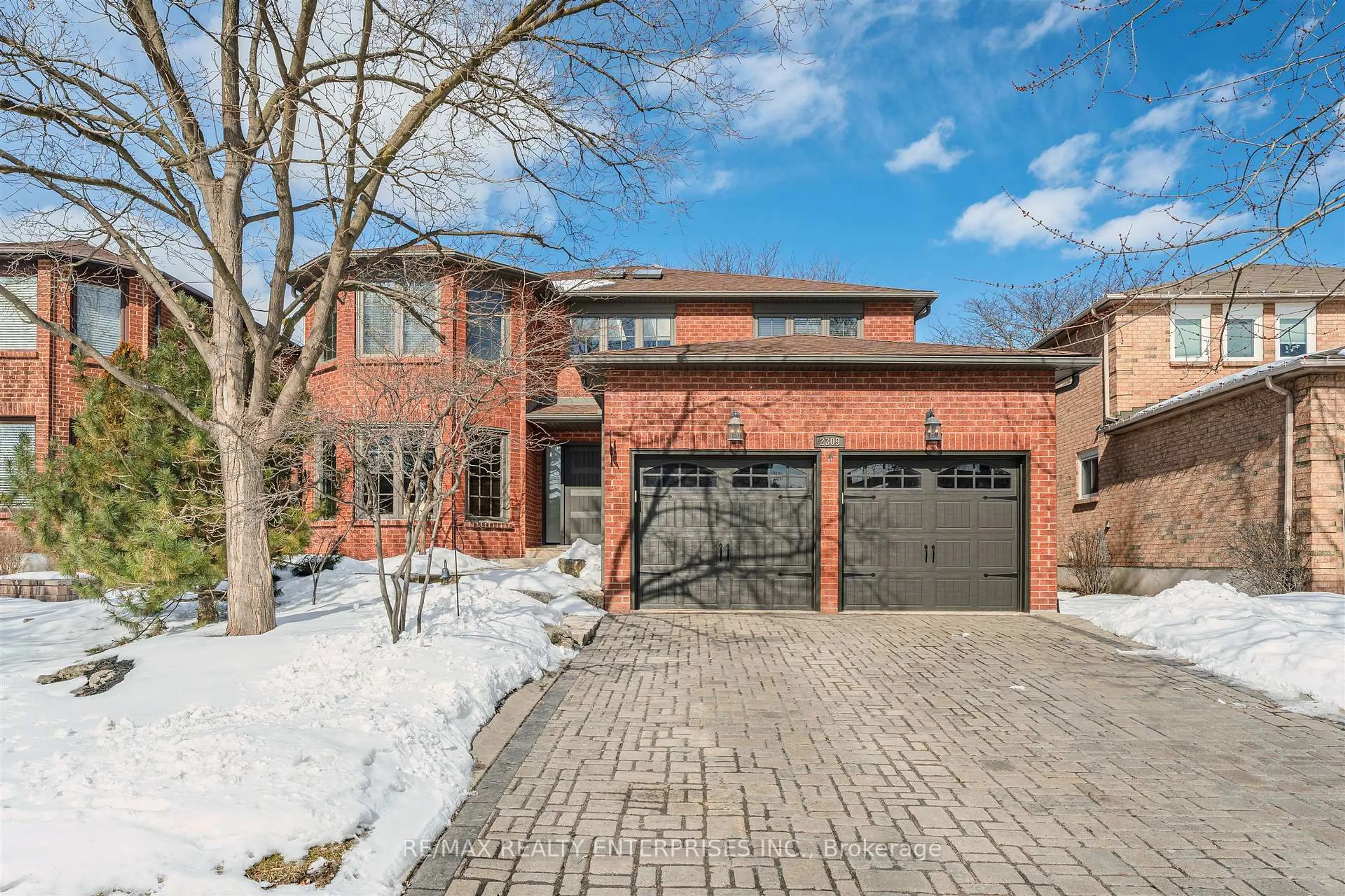 Home with brick exterior material, street for 2309 Moodie Crt, Oakville Ontario L6H 5G9