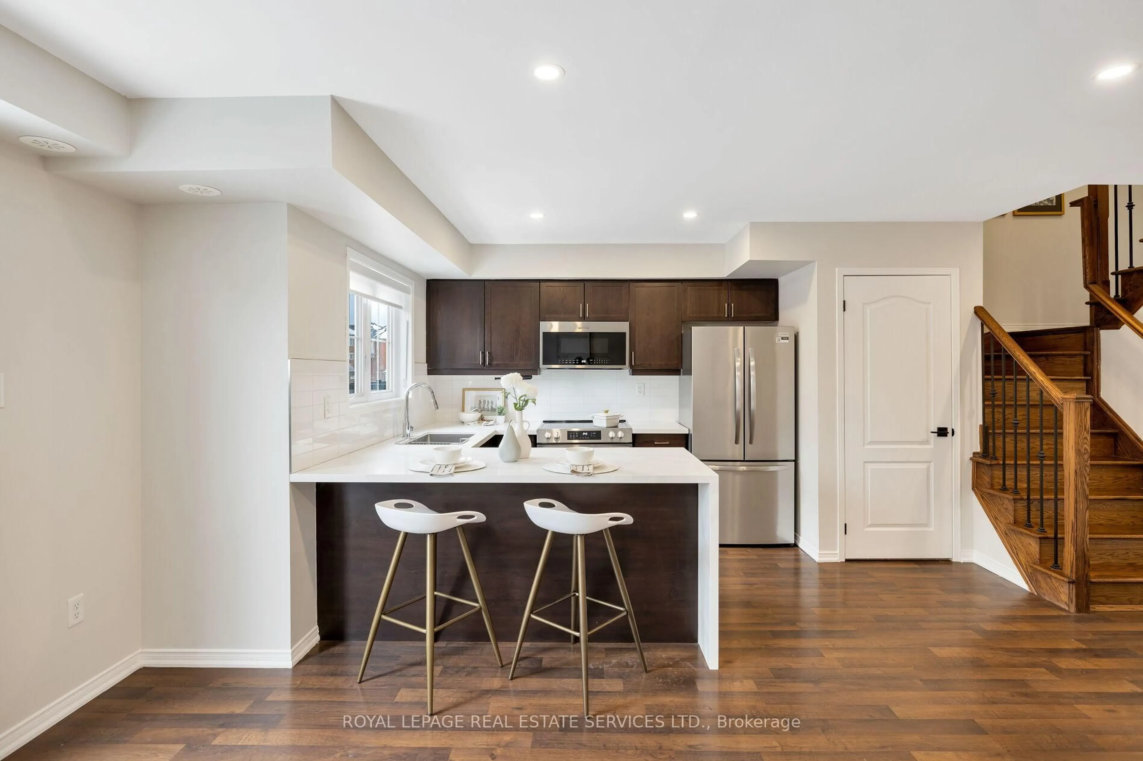 Open concept kitchen, unknown for 15 Hays Blvd #10, Oakville Ontario L6H 0H8