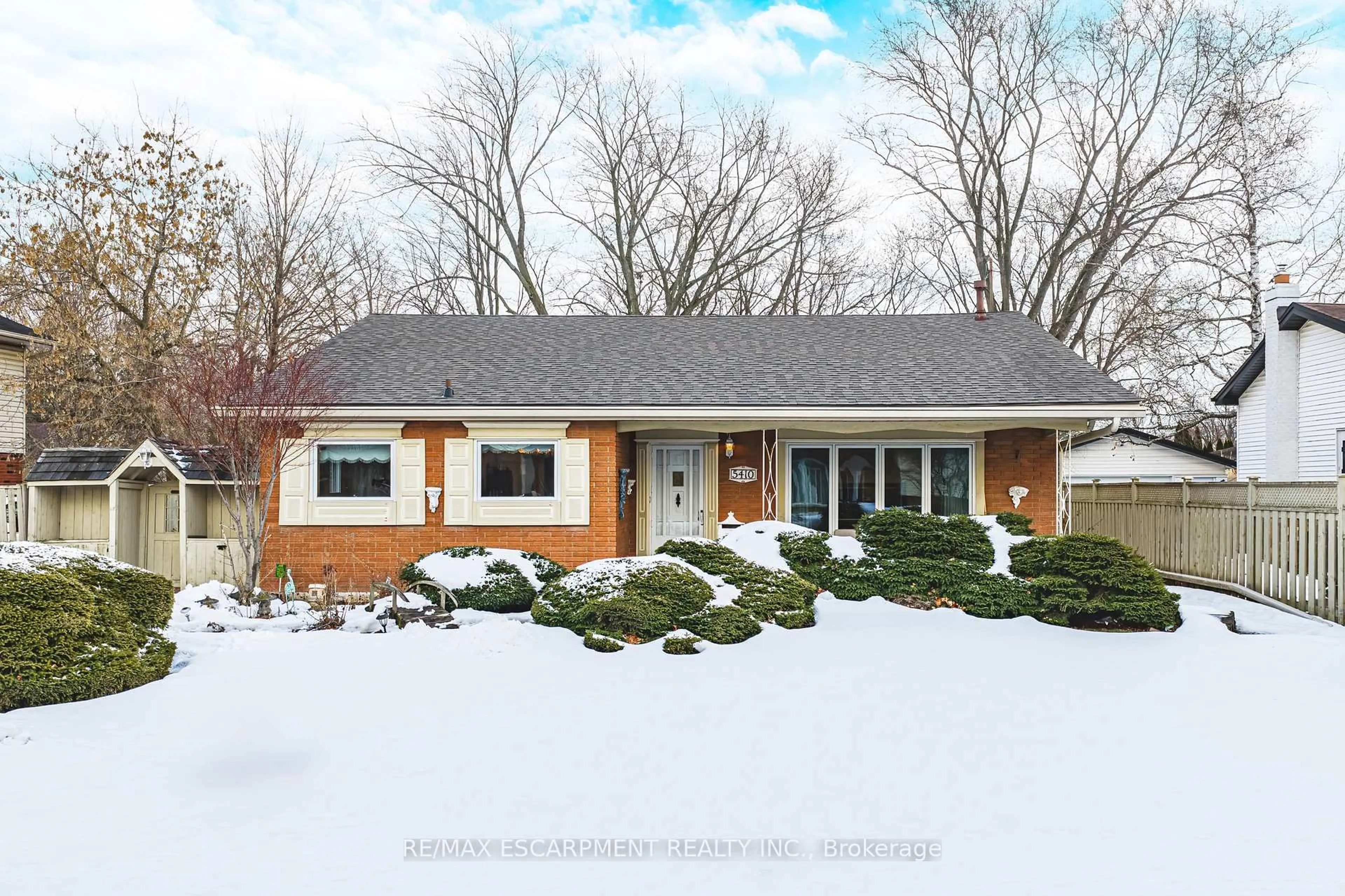 Unknown for 5410 Murray Cres, Burlington Ontario L7L 3S7