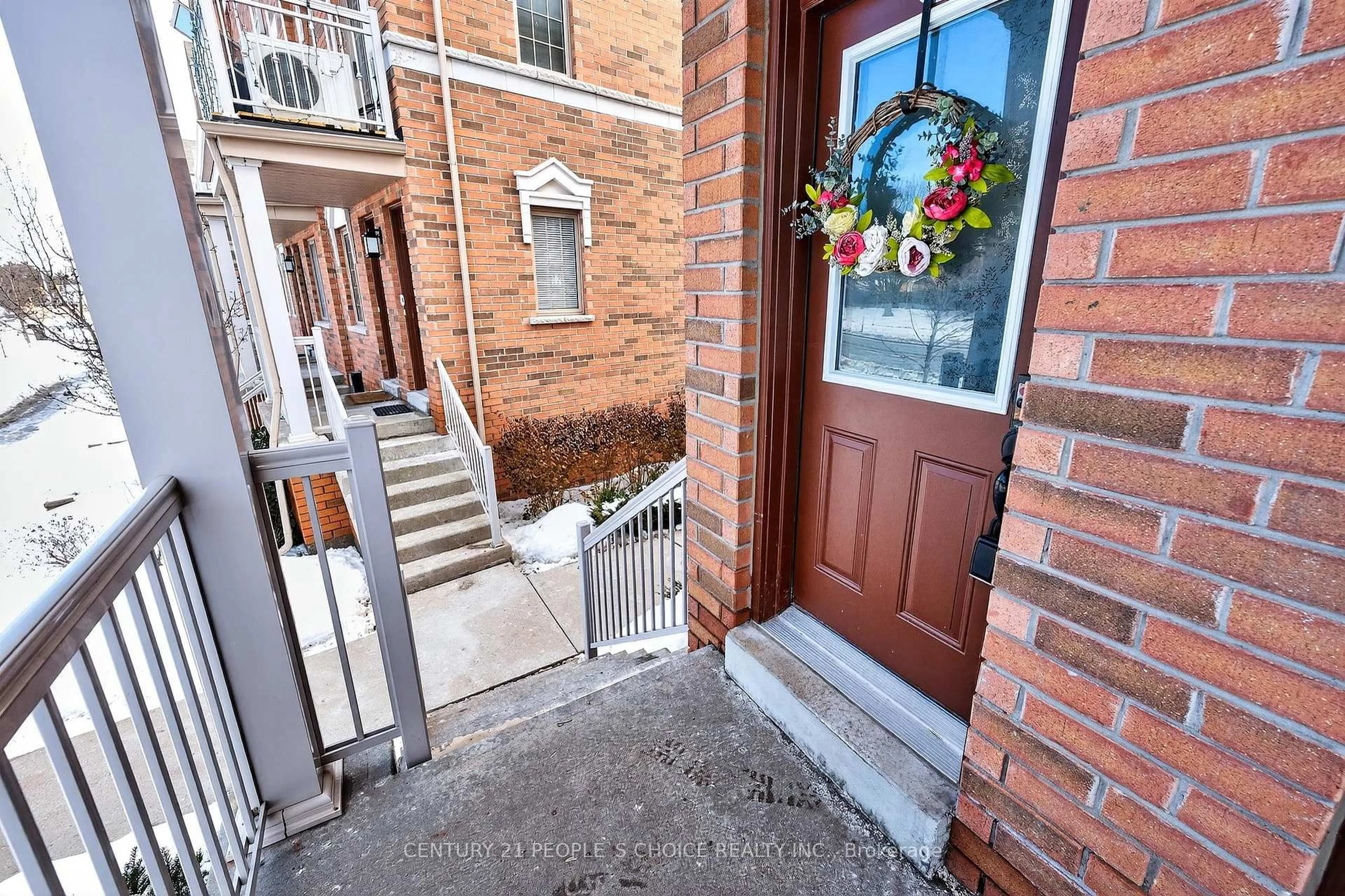 Indoor entryway for 180 Howden Blvd #18, Brampton Ontario L6S 0E6