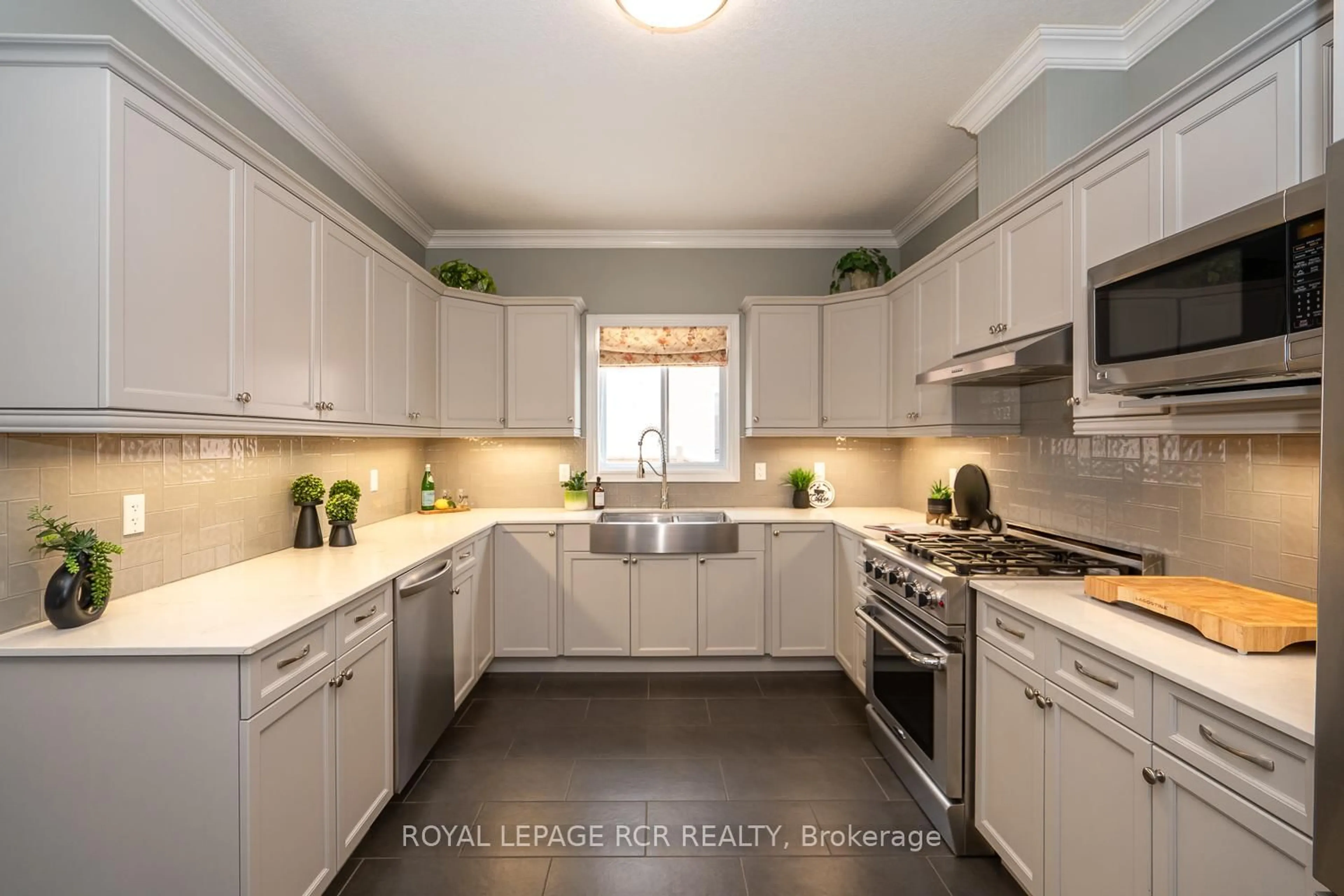 Unknown for 39 Dinnick Cres, Orangeville Ontario L9W 0B7