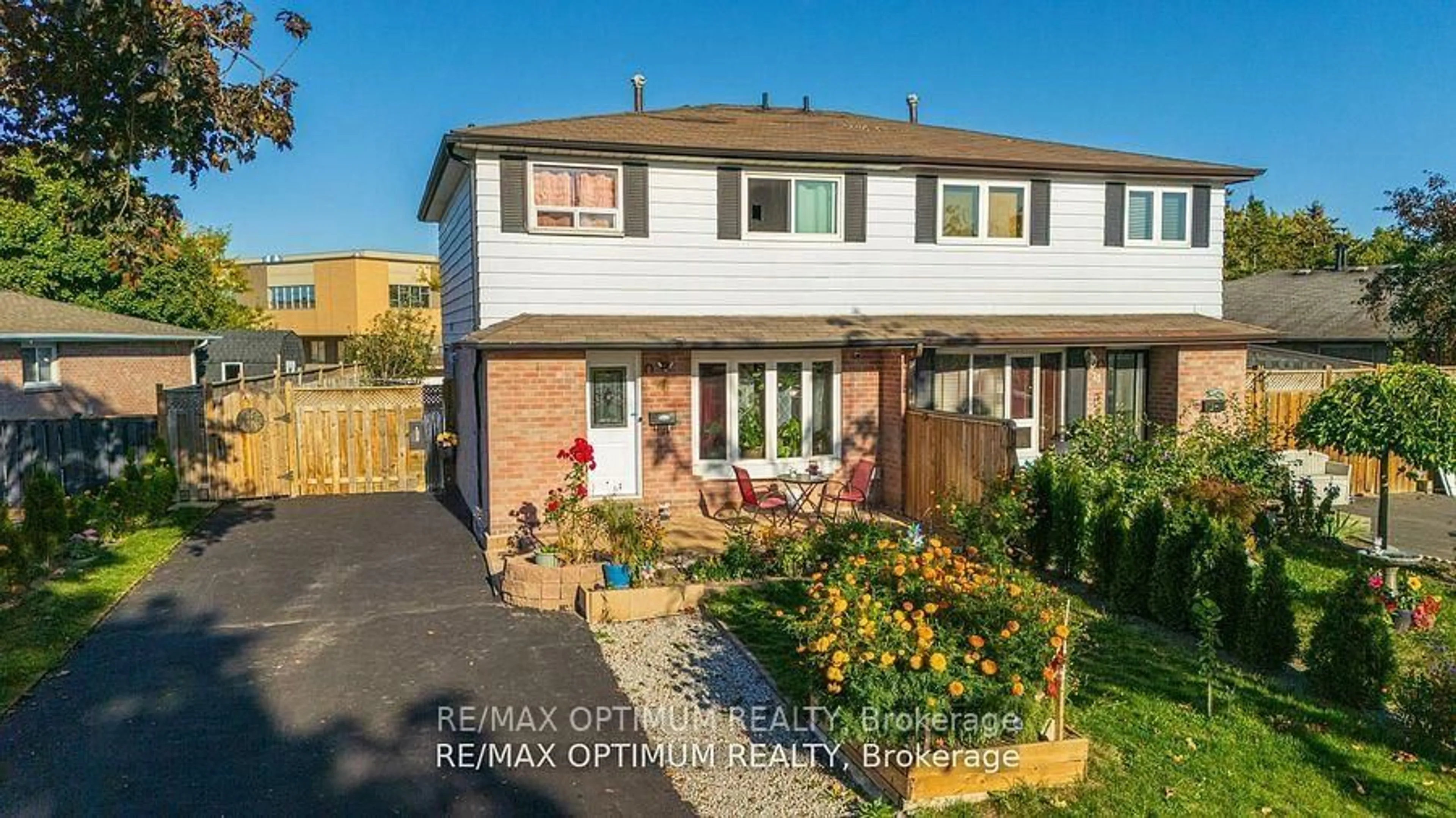 Unknown for 21 Juniper Cres, Brampton Ontario L6S 1J9