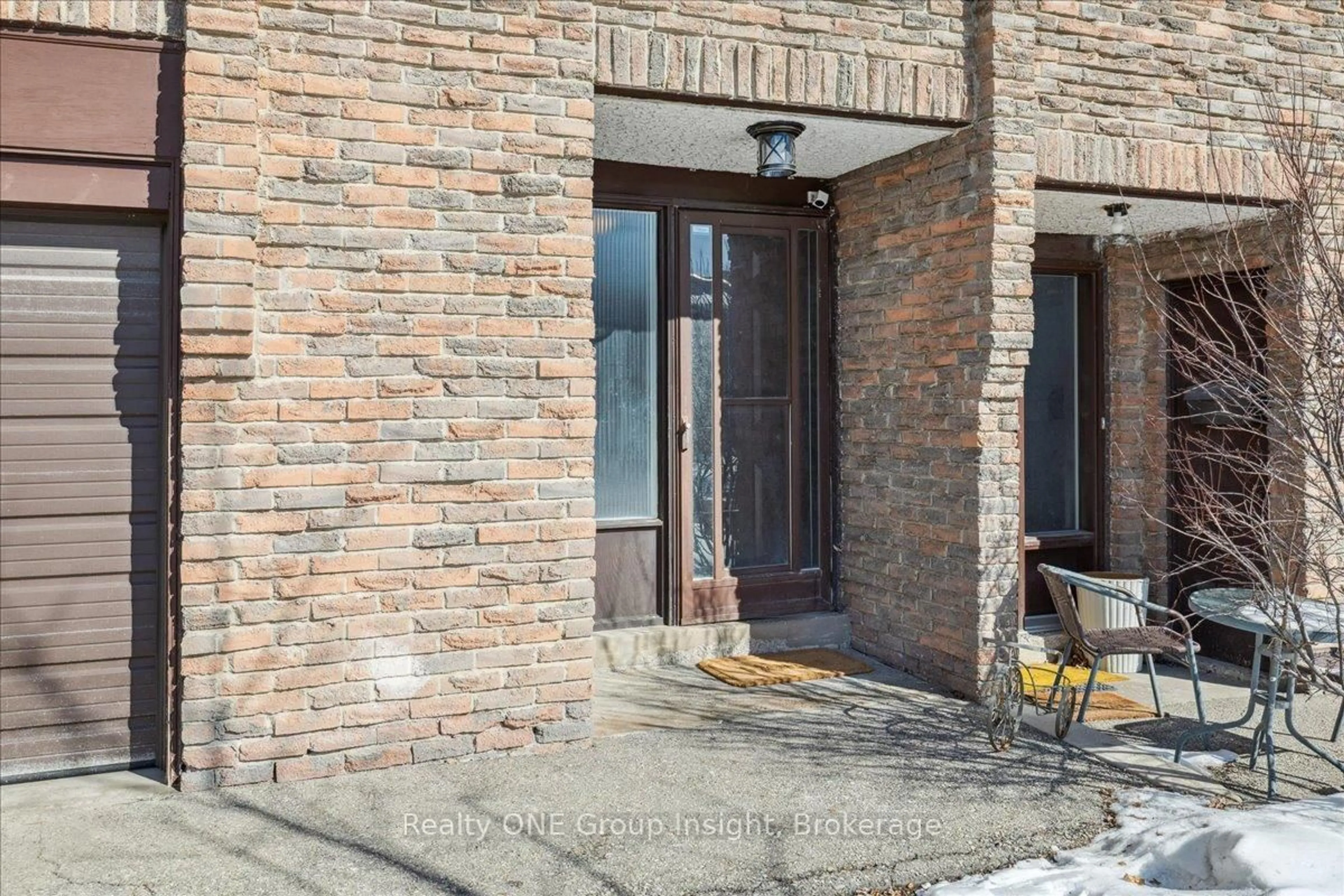 Home with brick exterior material, building for 7430 Copenhagen Rd #32, Mississauga Ontario L5N 2C4