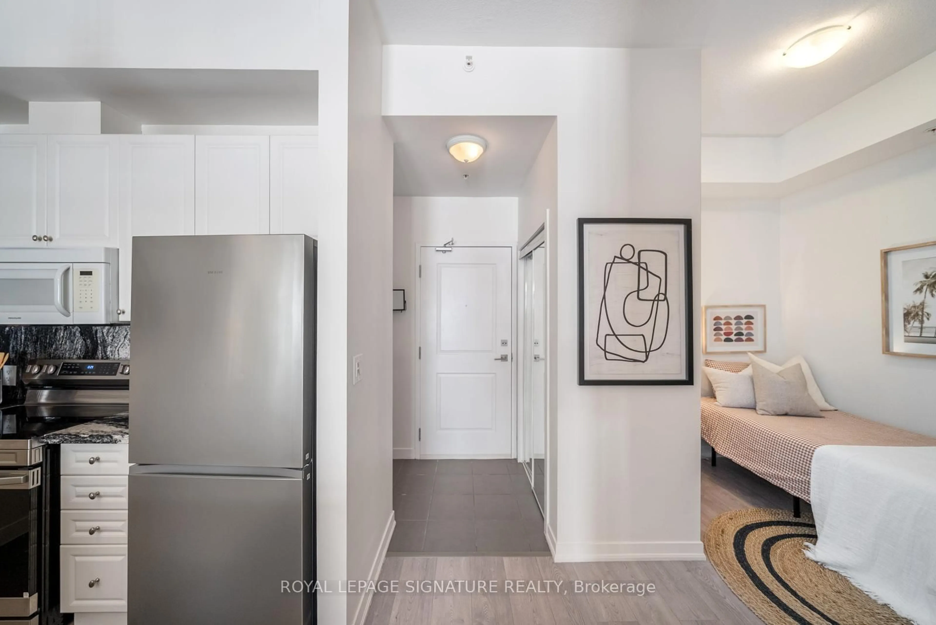 Indoor entryway for 5010 Corporate Dr #431, Burlington Ontario L7L 0H6