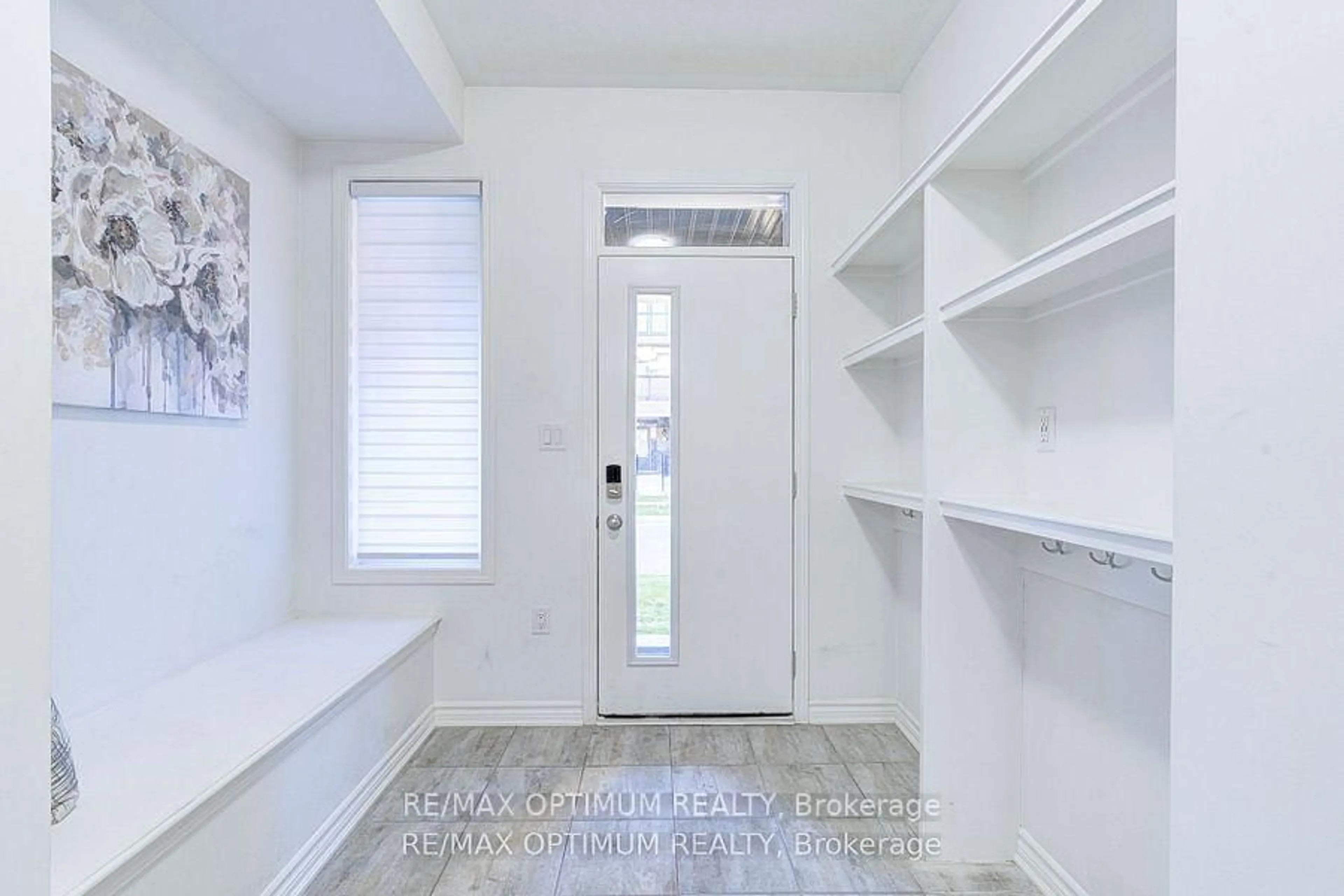 Indoor entryway for 13 Melmar St, Brampton Ontario L7A 5K3