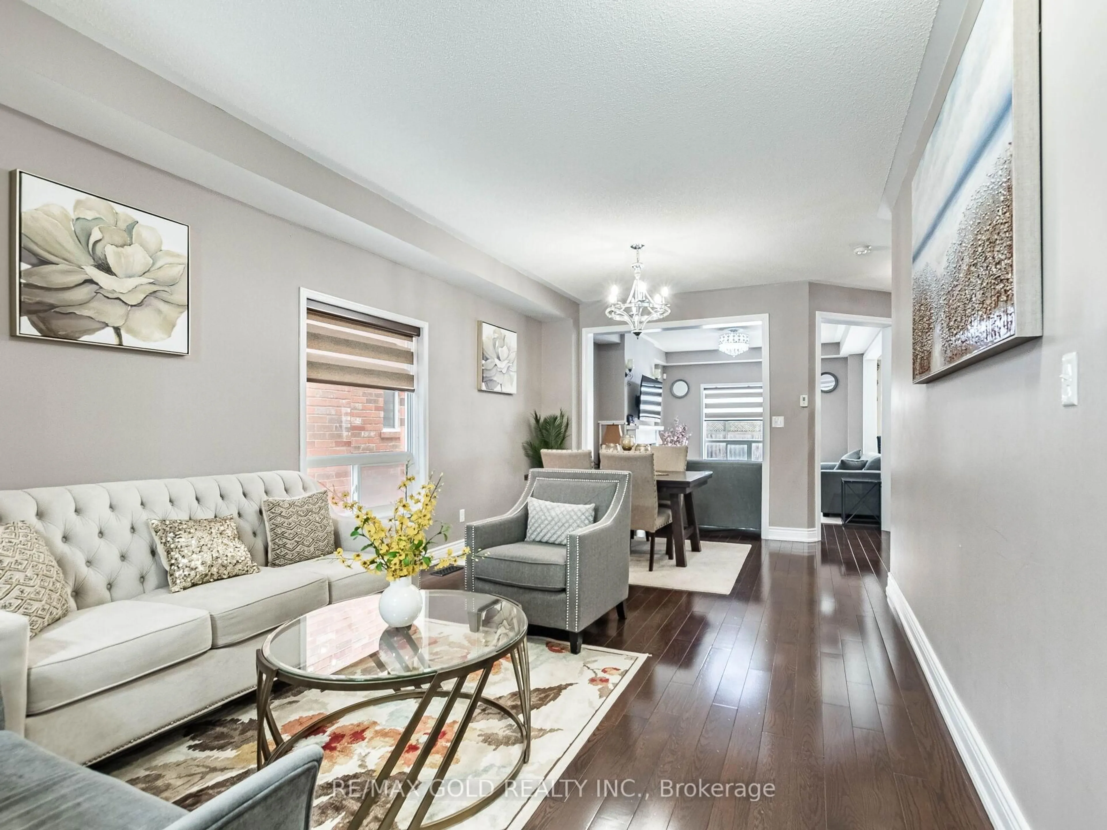 Living room with furniture, unknown for 18 Travis Cres, Brampton Ontario L7A 0P2