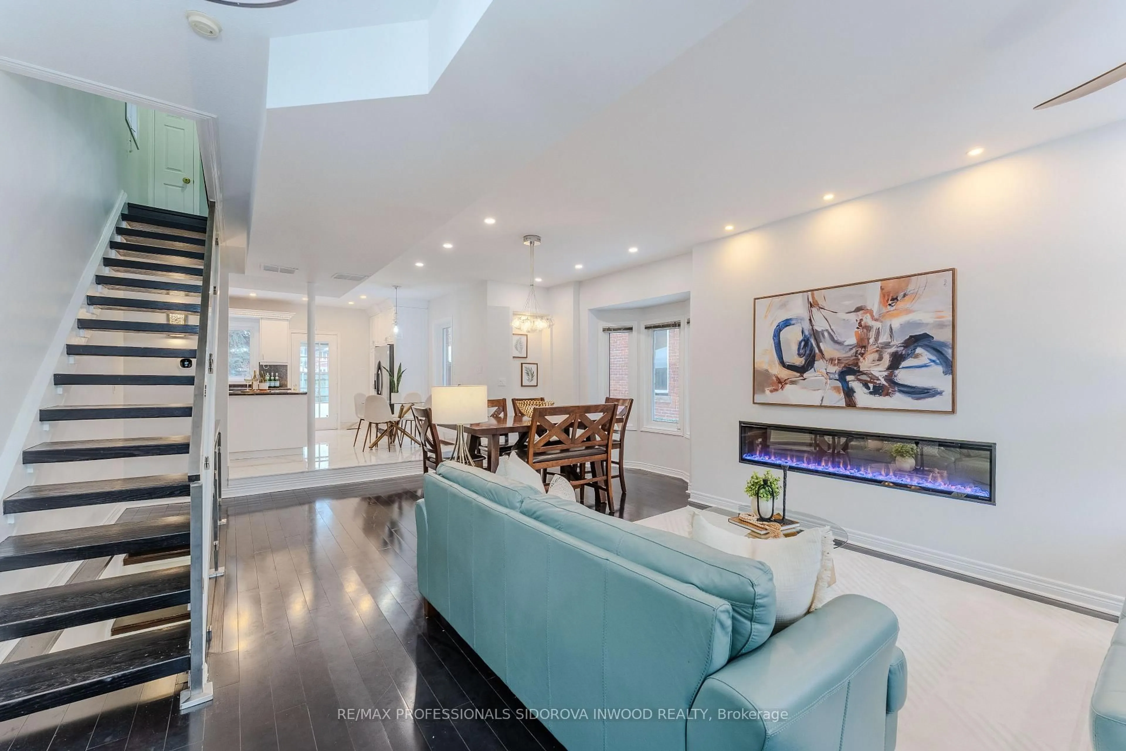 Unknown for 30 Boustead Ave, Toronto Ontario M6R 1Y9