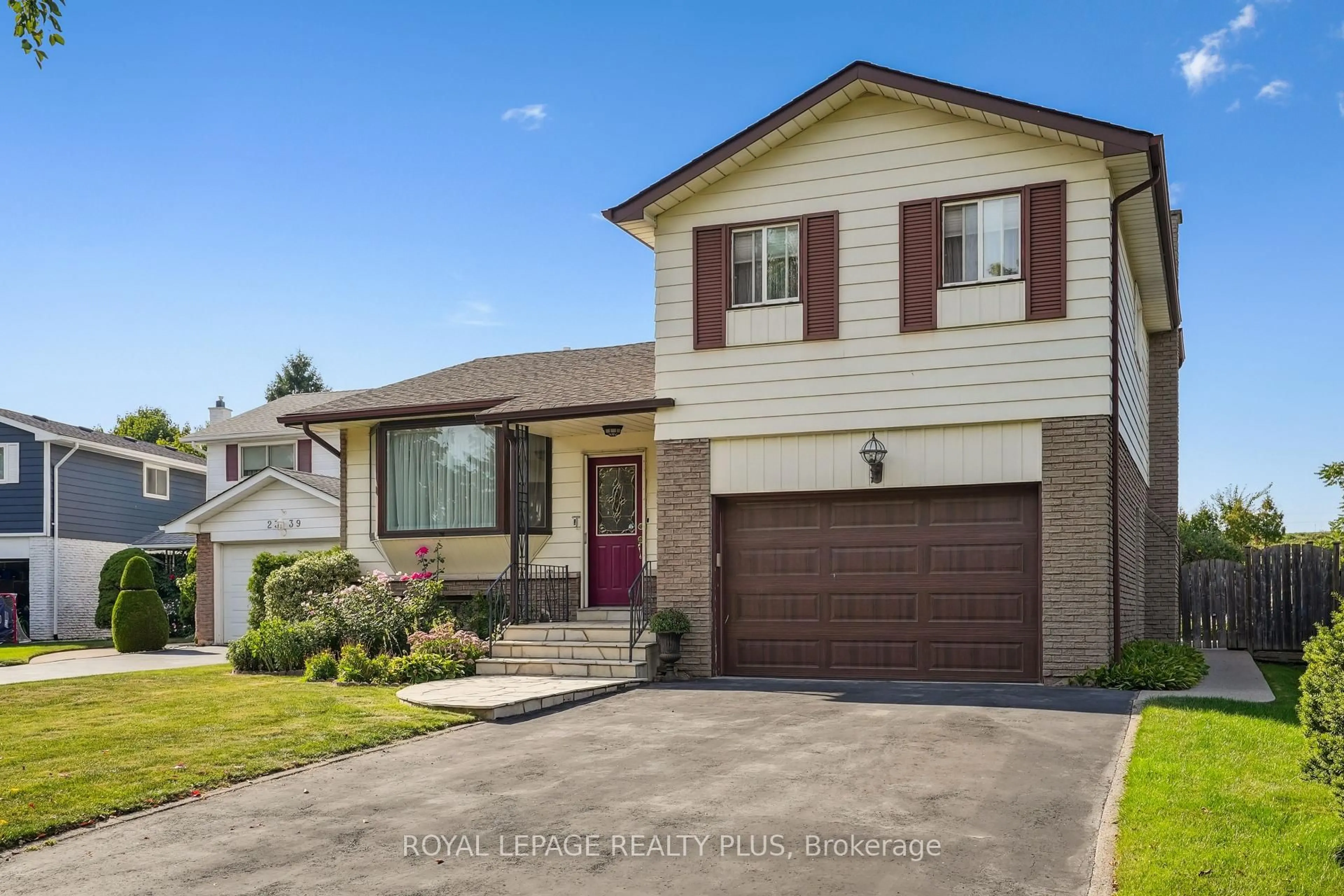 Home with brick exterior material, street for 2335 Wyandotte Dr, Oakville Ontario L6L 2T4
