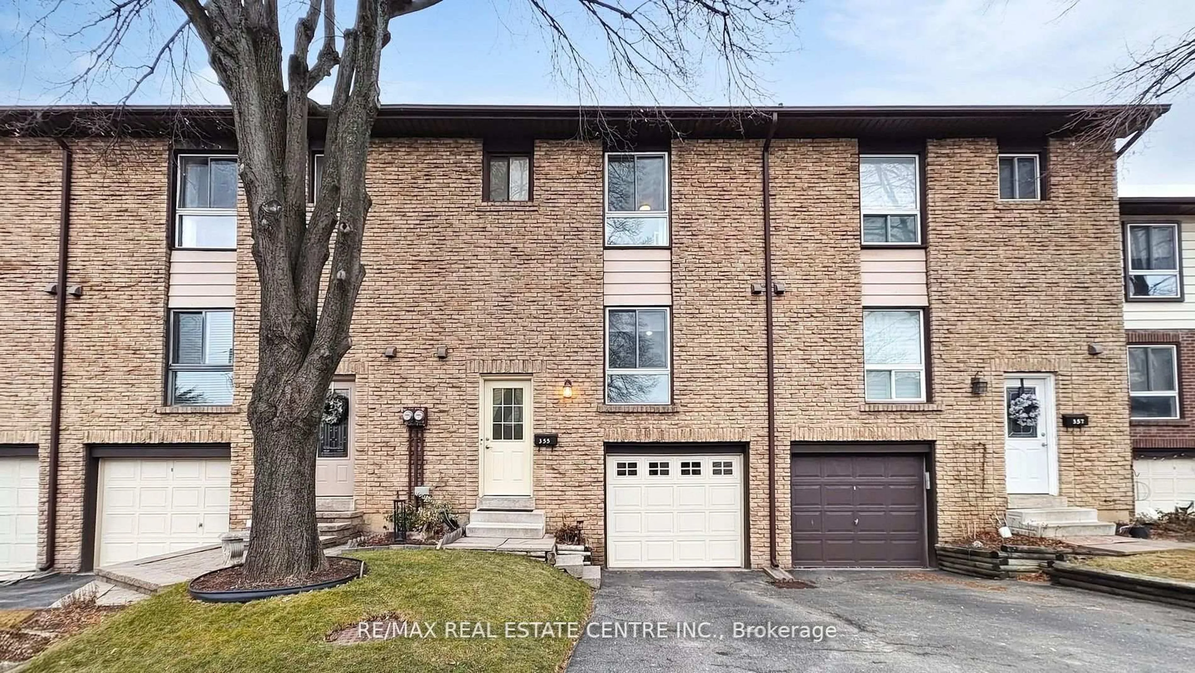 Home with brick exterior material, street for 355 Ontario St, Milton Ontario L9T 3J3