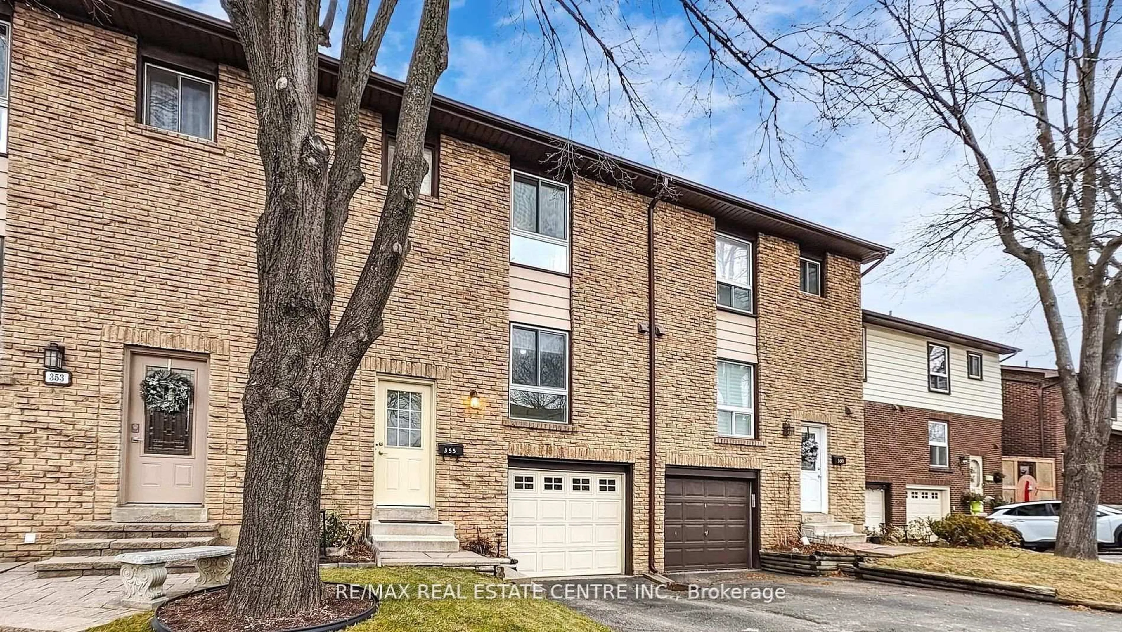 Home with brick exterior material, street for 355 Ontario St, Milton Ontario L9T 3J3