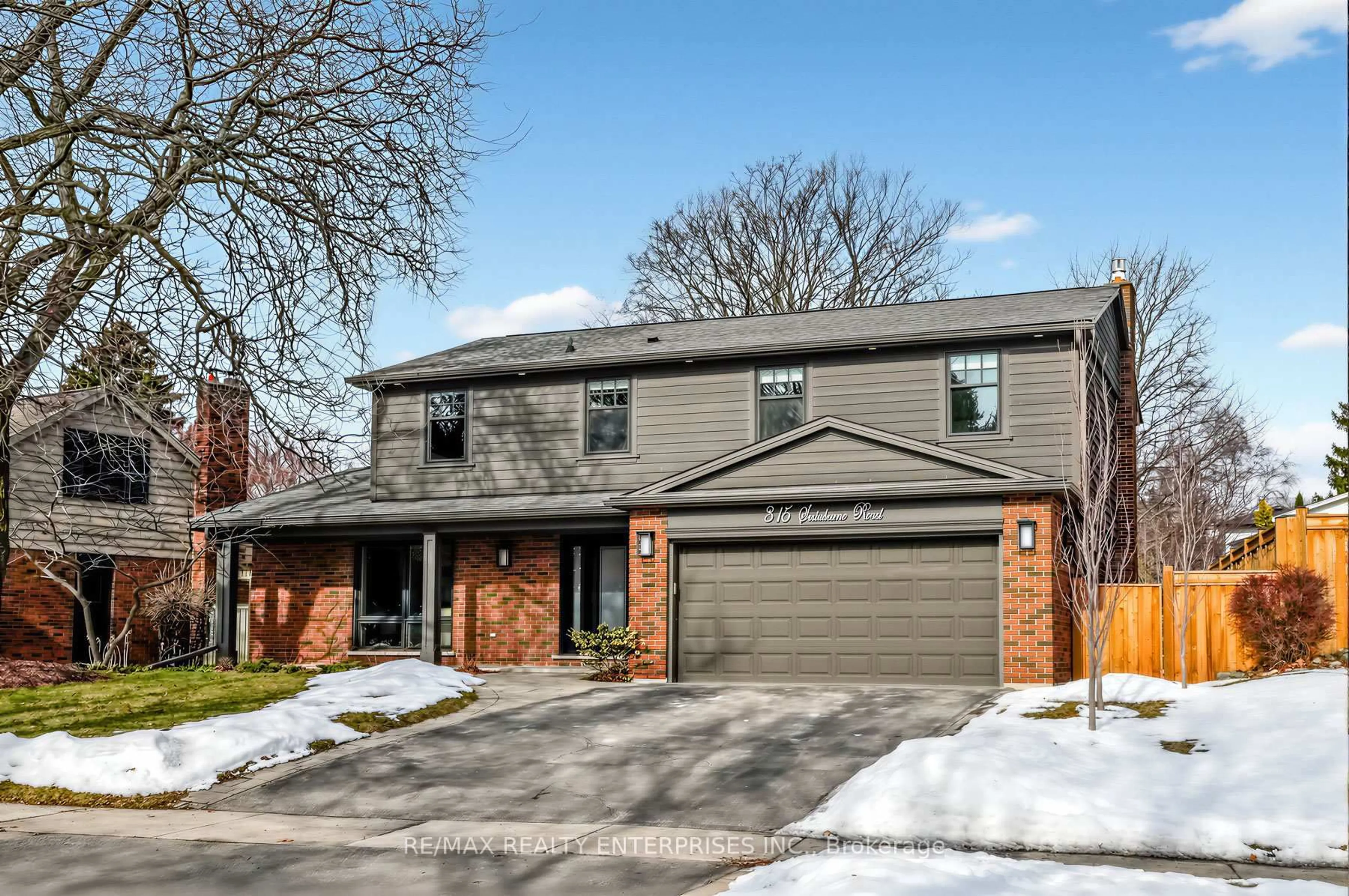 Home with brick exterior material, street for 315 Swinburne Rd, Burlington Ontario L7N 1Z9