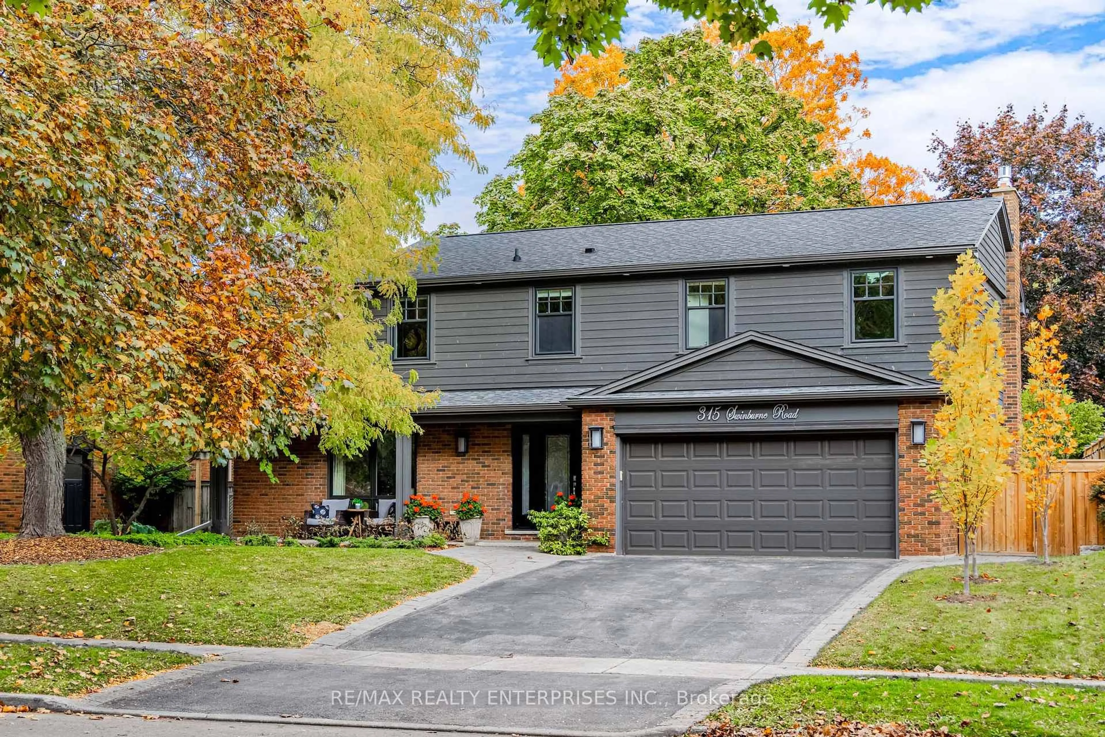 Home with brick exterior material, street for 315 Swinburne Rd, Burlington Ontario L7N 1Z9