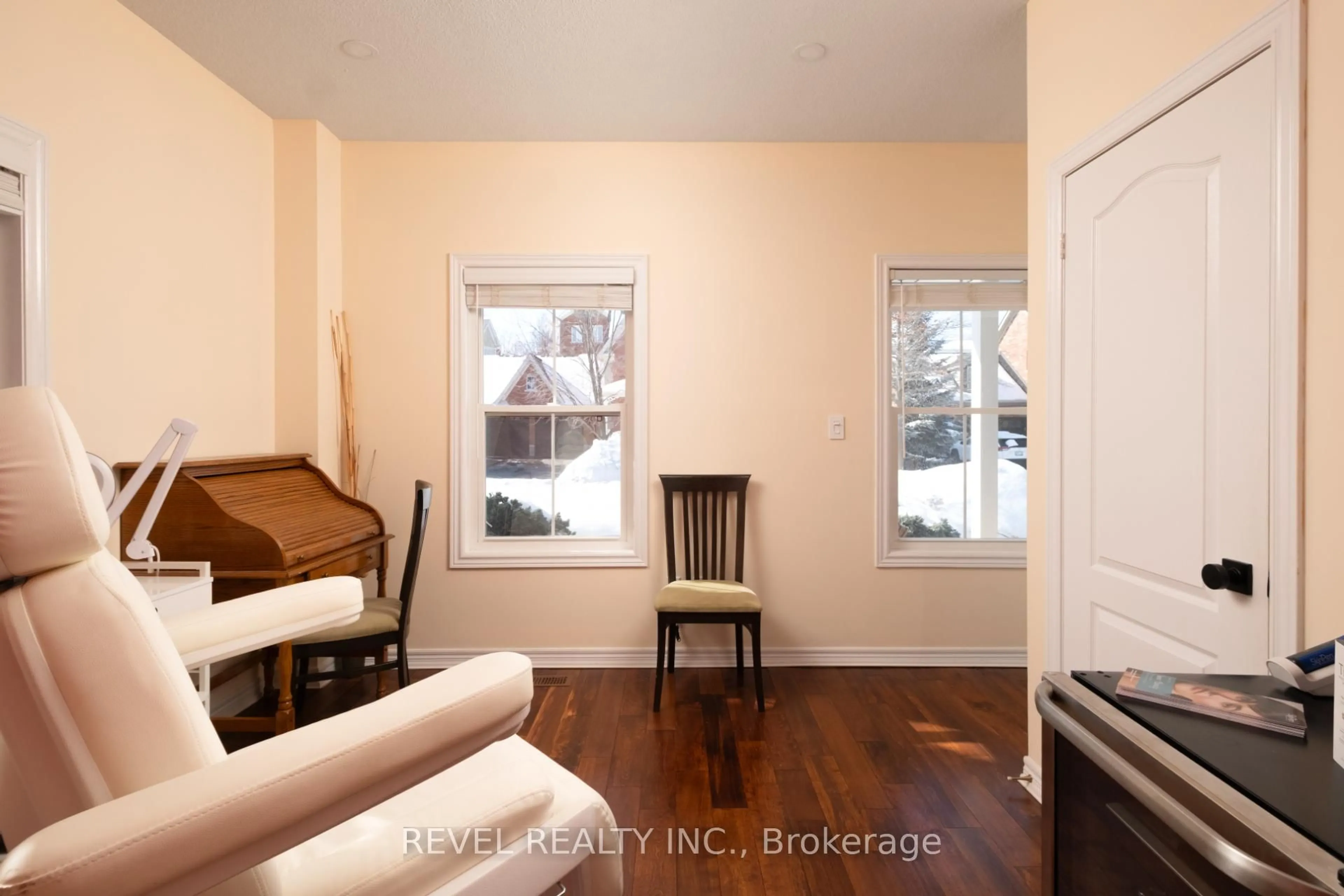 Unknown for 54 North Riverdale Dr, Caledon Ontario L7C 3K3