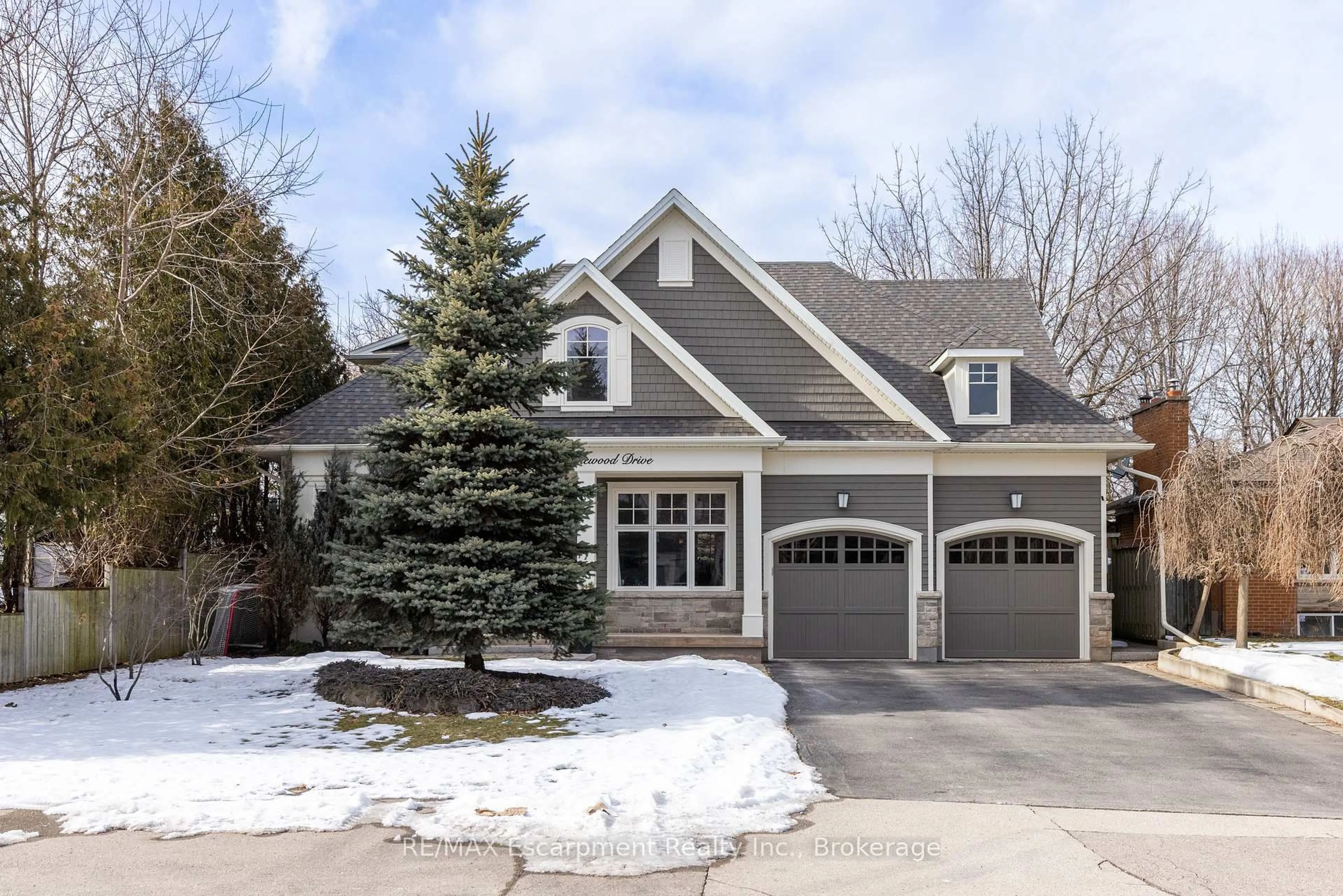 Unknown for 2469 Applewood Dr, Oakville Ontario L6L 1V7