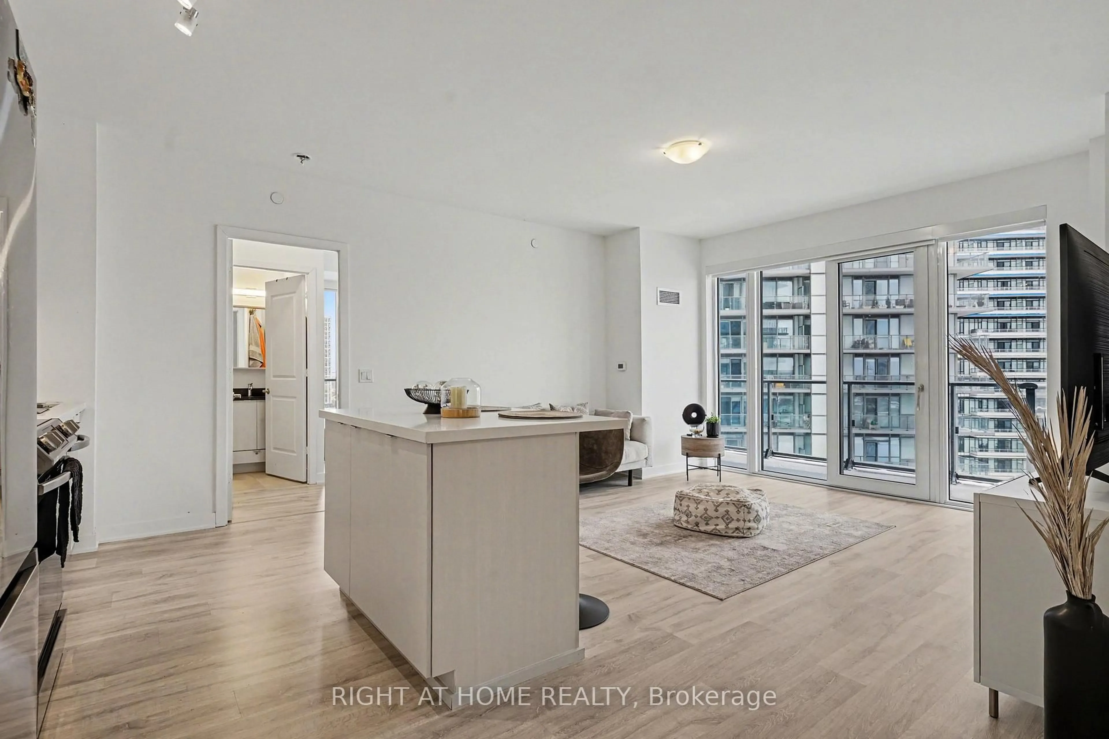 Unknown for 4655 Metcalfe Ave #1404, Mississauga Ontario L5M 0Z7