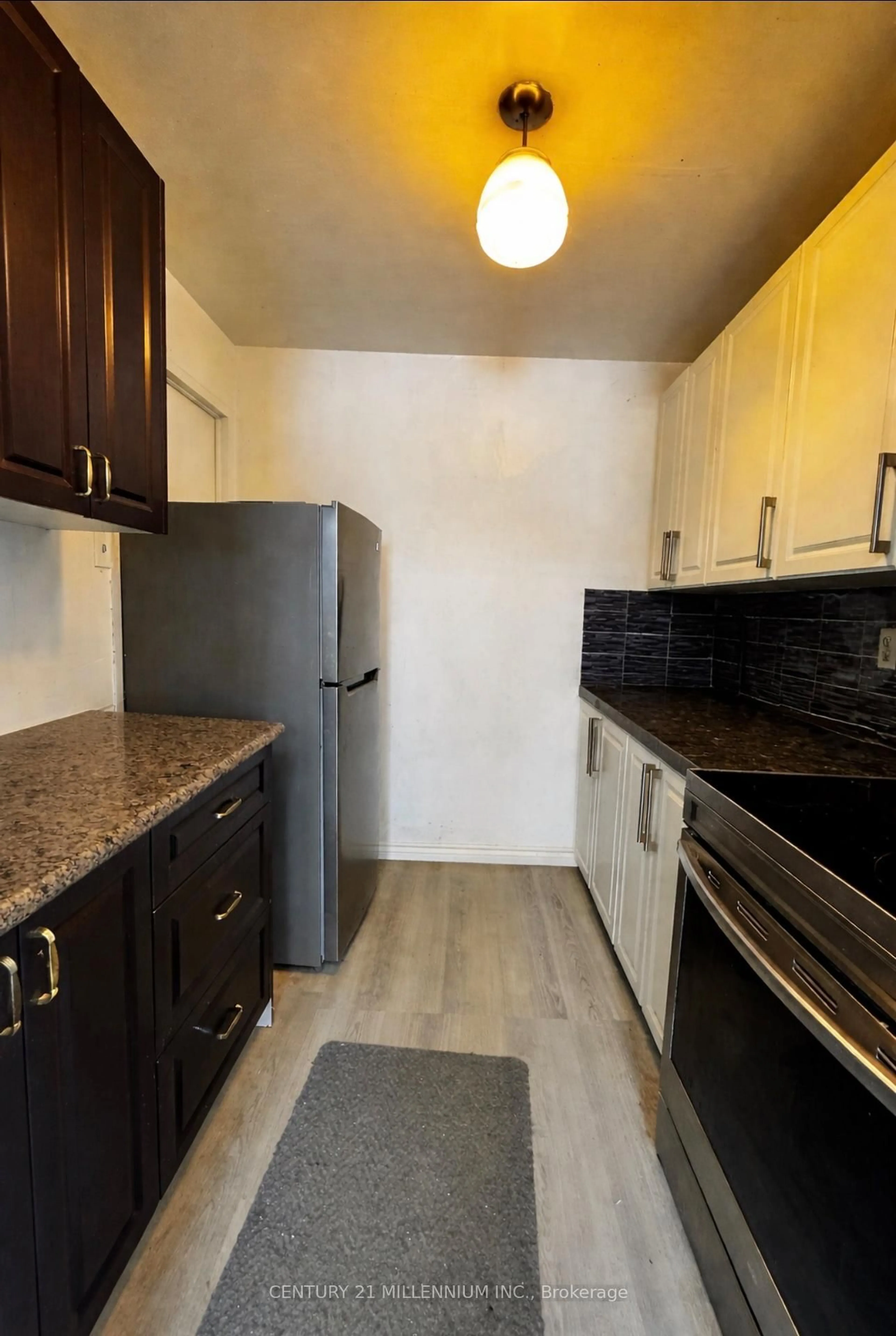 Standard kitchen, unknown for 9 Princess St #101, Orangeville Ontario L9W 1W1