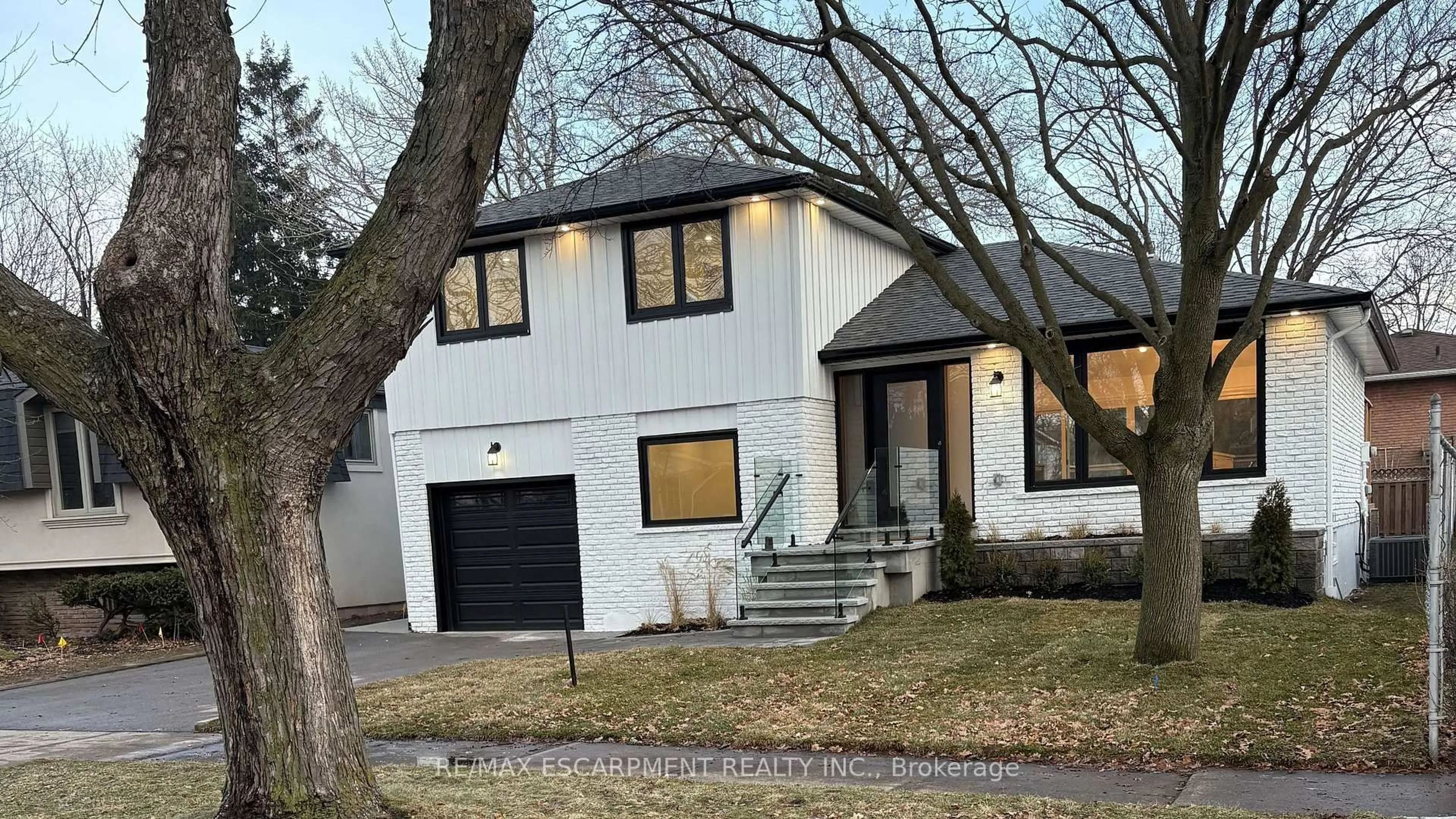 Home with brick exterior material, street for 2276 Wyandotte Dr, Oakville Ontario L6L 2T5