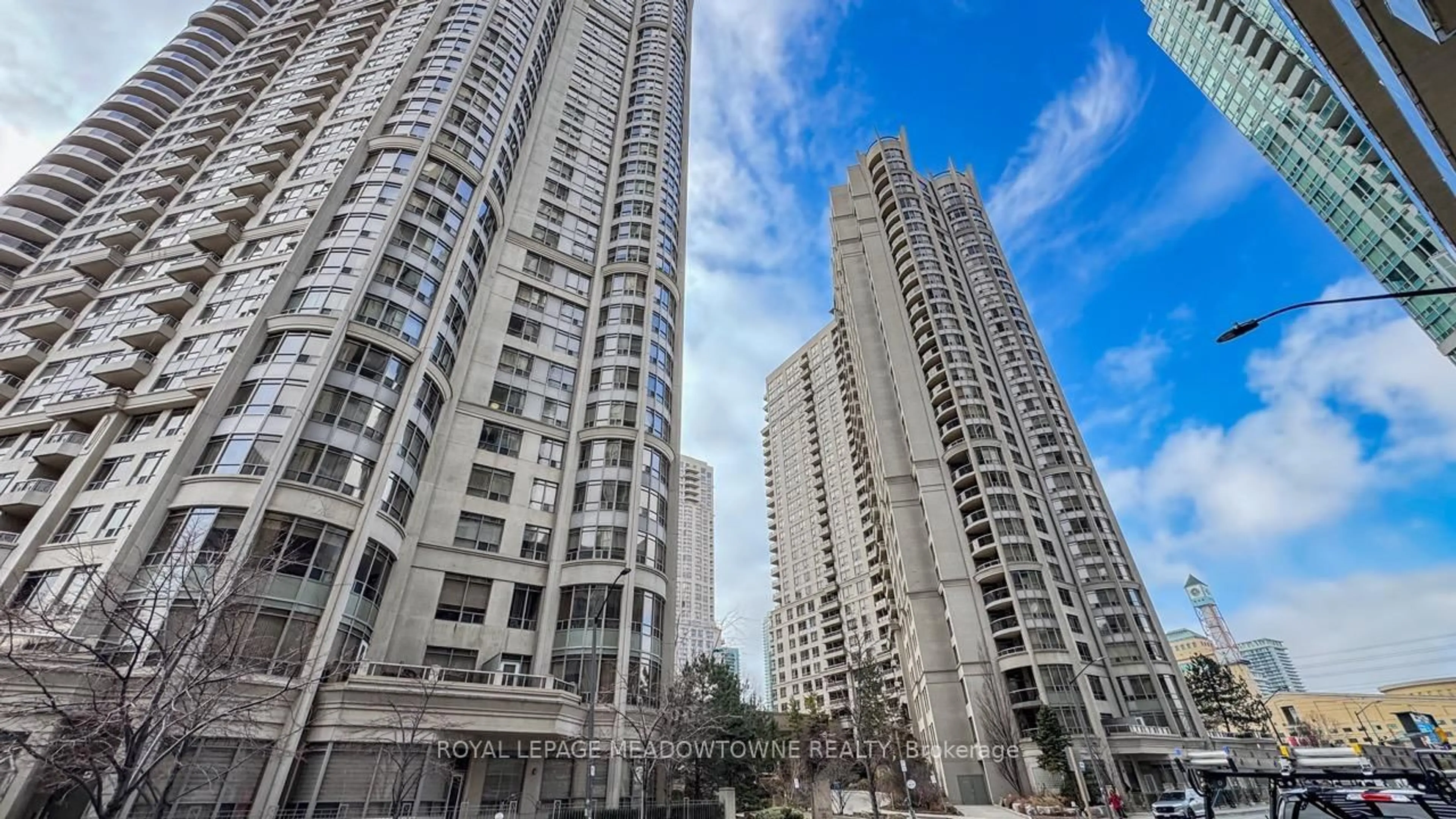 Unknown for 3888 Duke Of York Blvd #927, Mississauga Ontario L5B 4P5