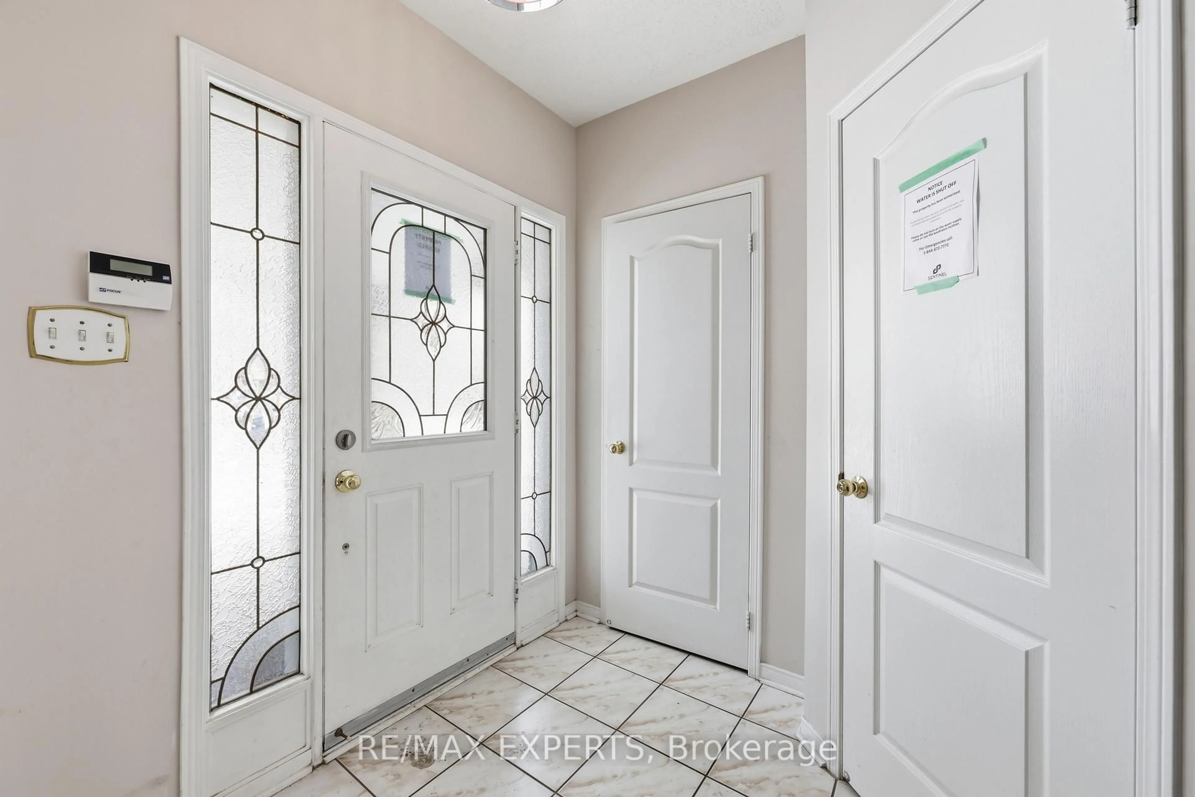 Indoor entryway for 1187 Mcmullen Cres, Milton Ontario L9T 6X1