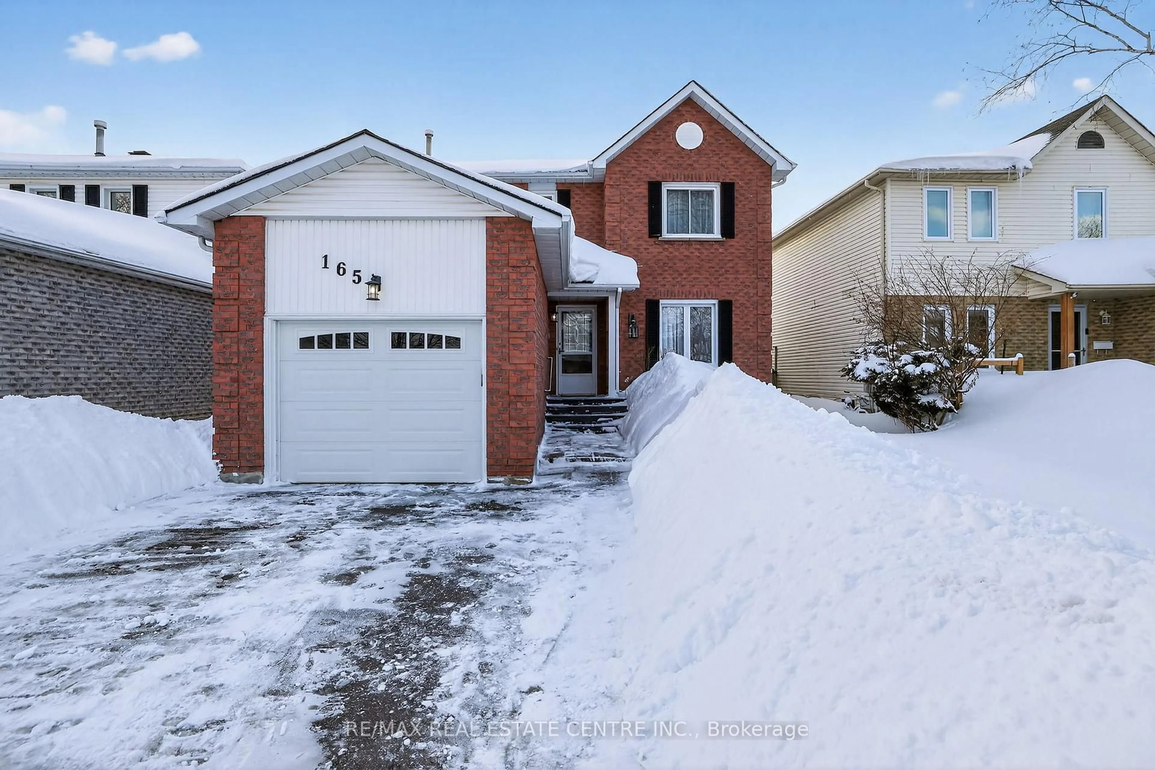 Home with brick exterior material, street for 165 Courtney Cres, Orangeville Ontario L9W 4S4