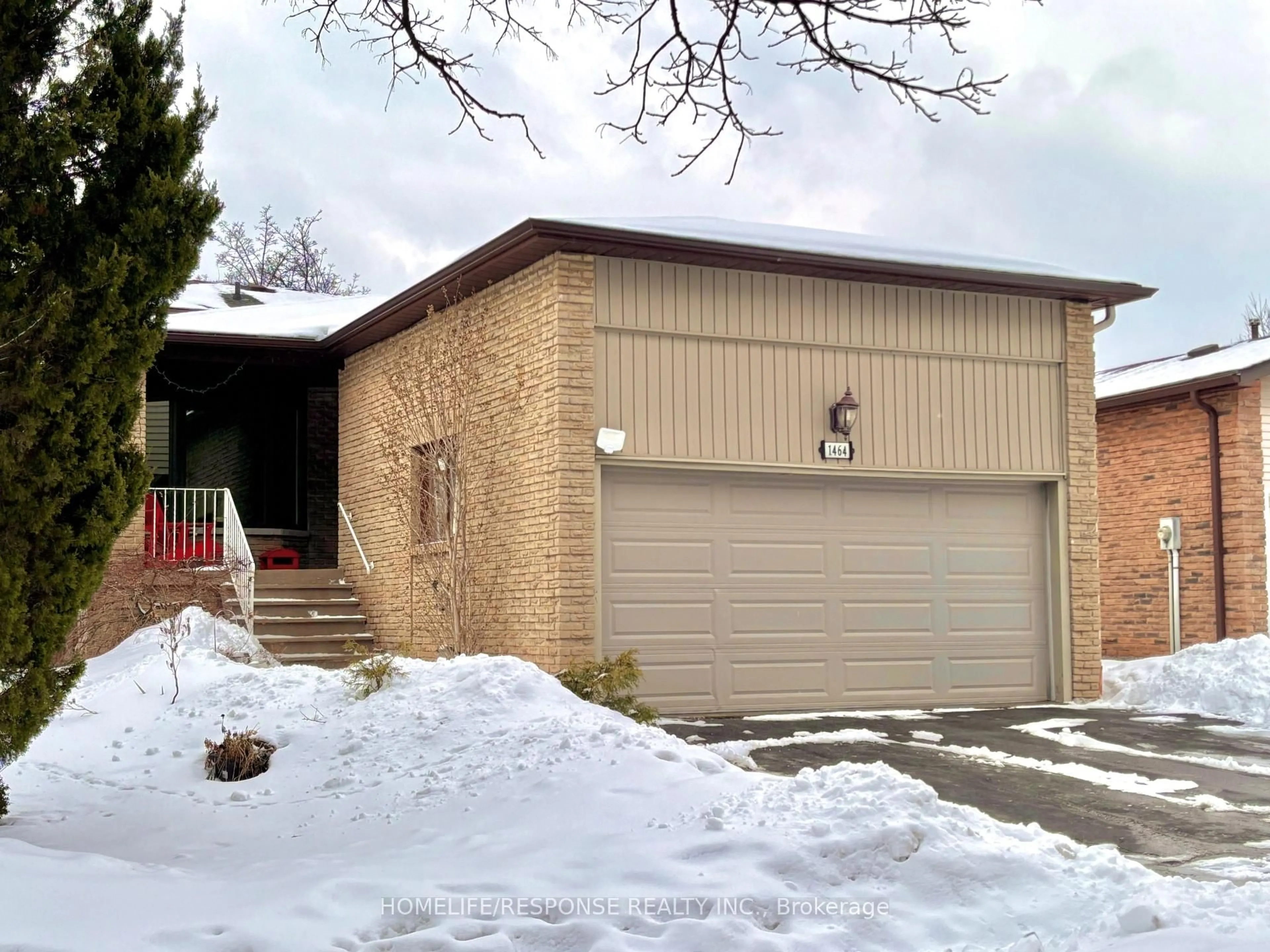 Indoor garage for 1464 JEFFERSON Cres, Oakville Ontario L6H 3G6