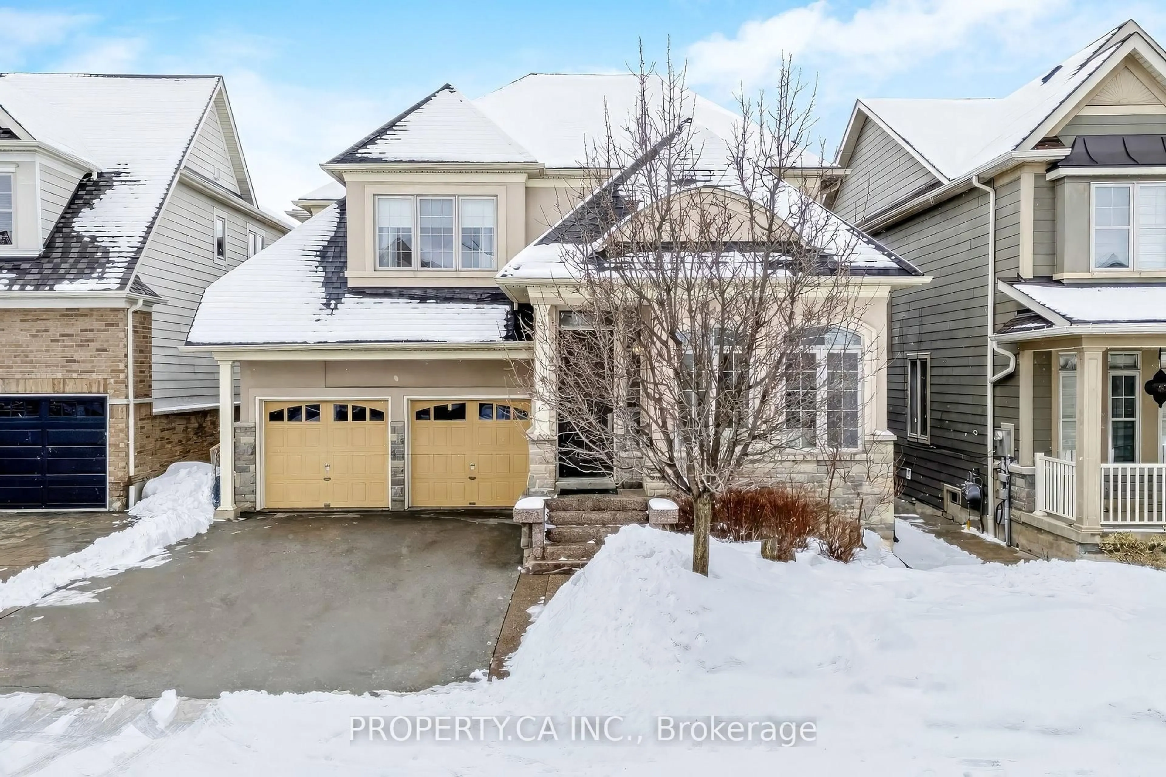 A pic from outside/outdoor area/front of a property/back of a property/a pic from drone, street for 208 Holloway Terr, Milton Ontario L9T 0R8