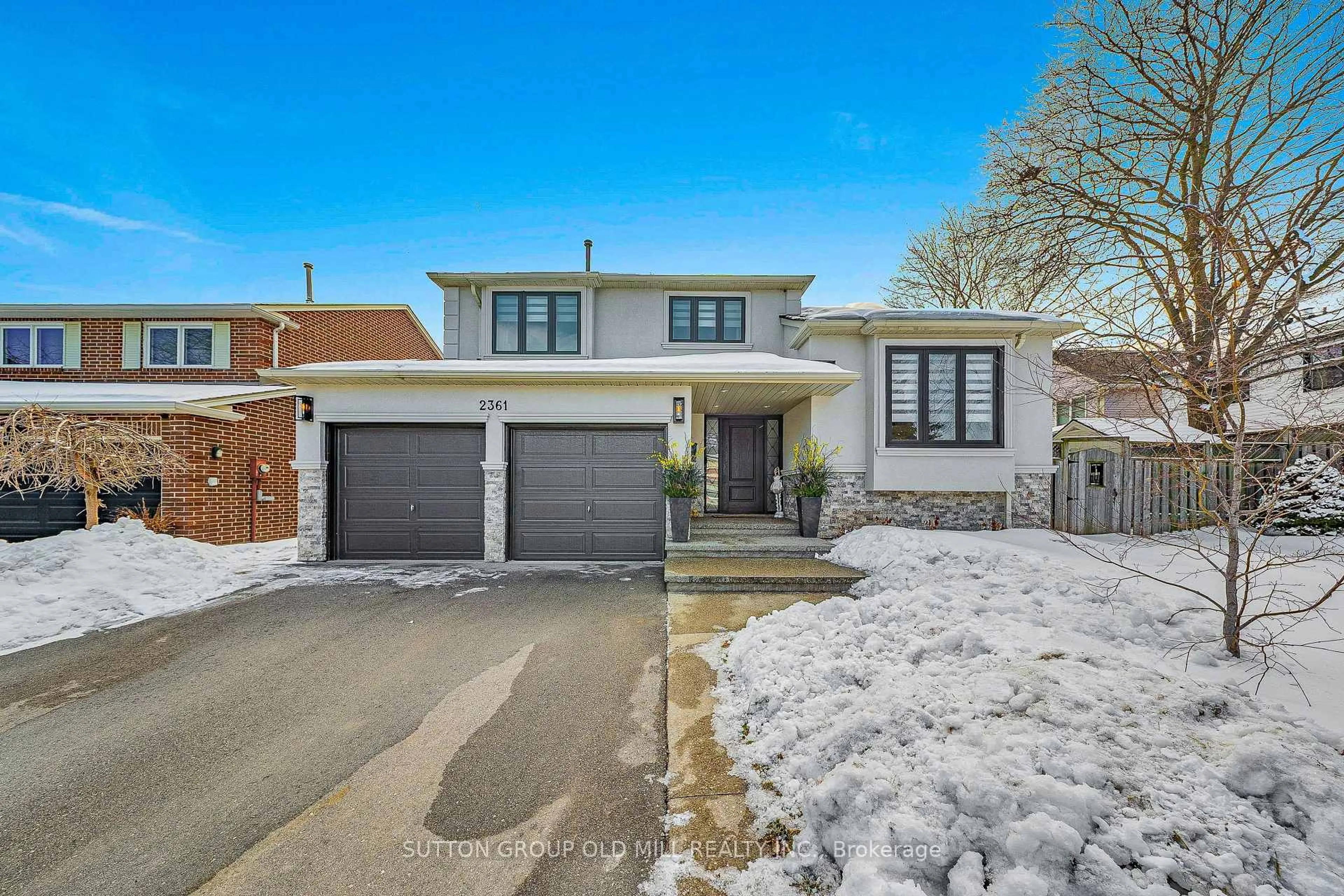 Home with brick exterior material, street for 2361 Folkway Dr, Mississauga Ontario L5L 3C6