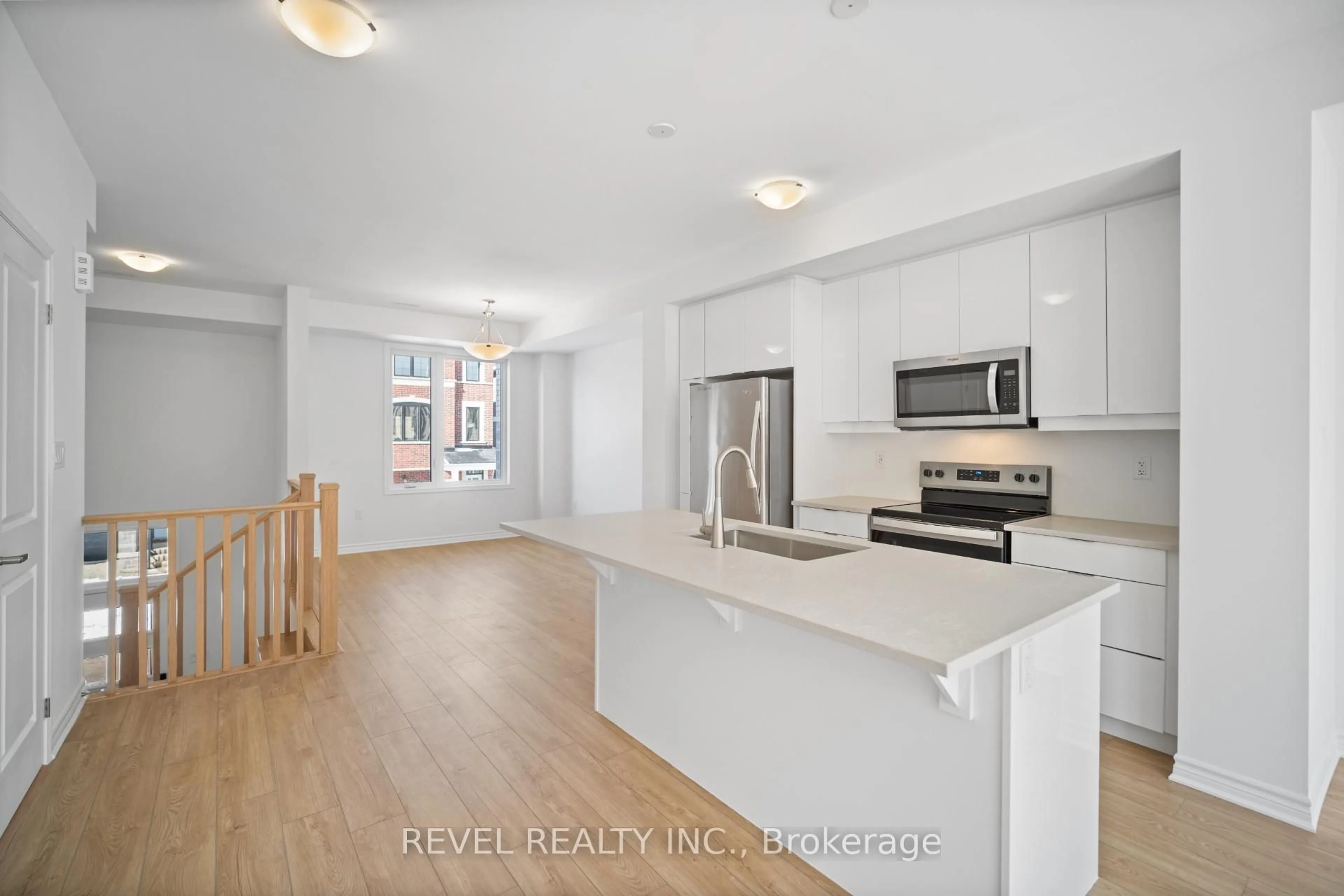 Open concept kitchen, unknown for 15 Yellow Rail Cres, Brampton Ontario L7A 5M7